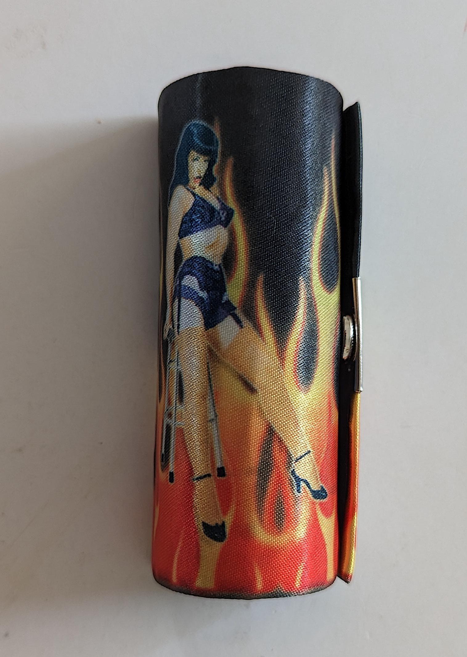 Scarce Pocket Purse BETTIE PAGE Pin Up: This lot is coming from Bunny Yeager's estate/archives. Linnea Eleanor "Bunny" Yeager (March 13, 1929 - May 24, 2014) was an American photographer and pin-up model. She met Bettie Page in 1954, and to