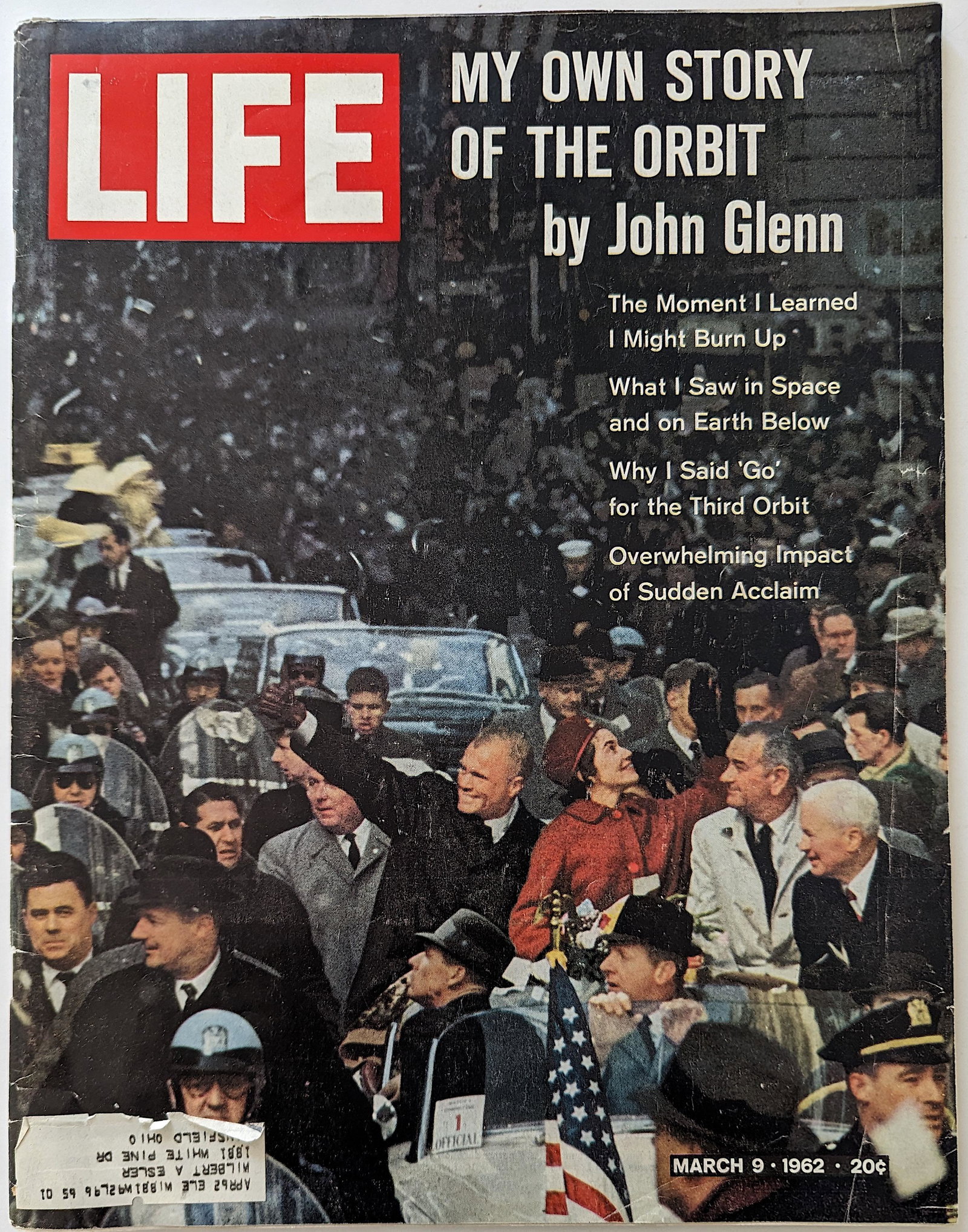 Vintage LIFE Magazine - John Glenn, 1962: The provenance of this book is from a WWII veteran collector in Georgia. ABOUT SHIPPING: This lot is located in Boca Raton, Fl and its shipment will be made directly by Artelisted. Shipping insurance 