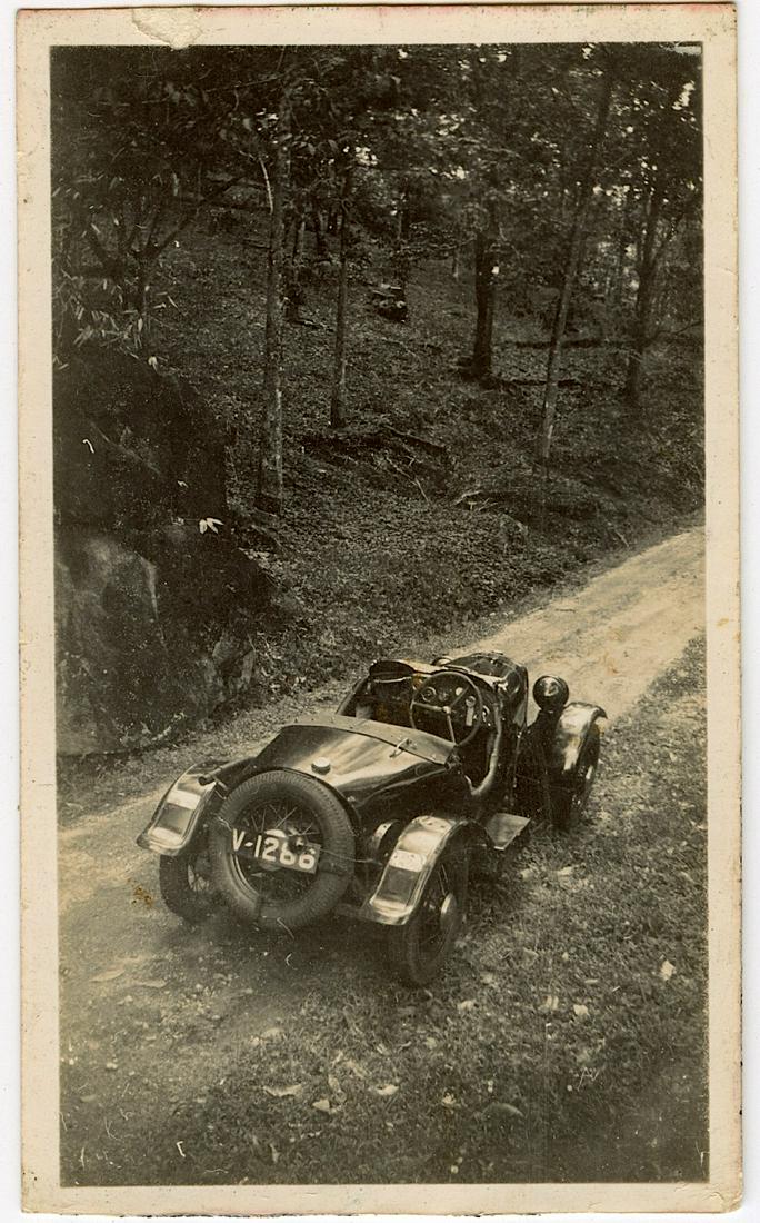 Scarce Vintage Historical Real Photo Car Auto Racing: The dimensions are Approx. 2.5" x 3.5" (small variances can occur). ABOUT SHIPPING: This lot is located in Boca Raton, Fl and its shipment will be made directly by Artelisted. Shipping insurance is th
