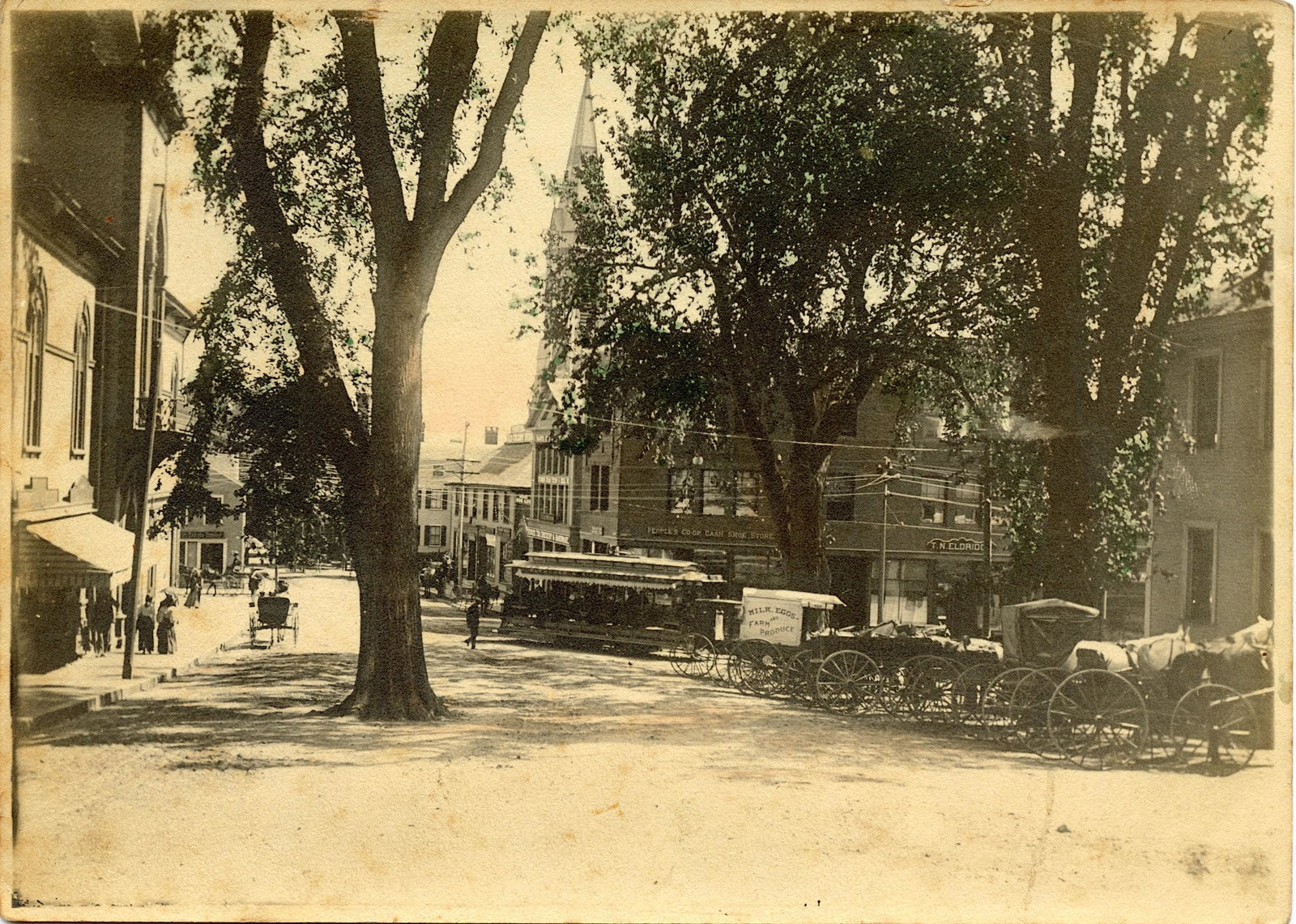 Scarce Vintage Historical Real Photo Plymouth Street: The dimensions are Approx. 5" x 7" (small variances can occur). ABOUT SHIPPING: This lot is located in Boca Raton, Fl and its shipment will be made directly by Artelisted. Shipping insurance is the re