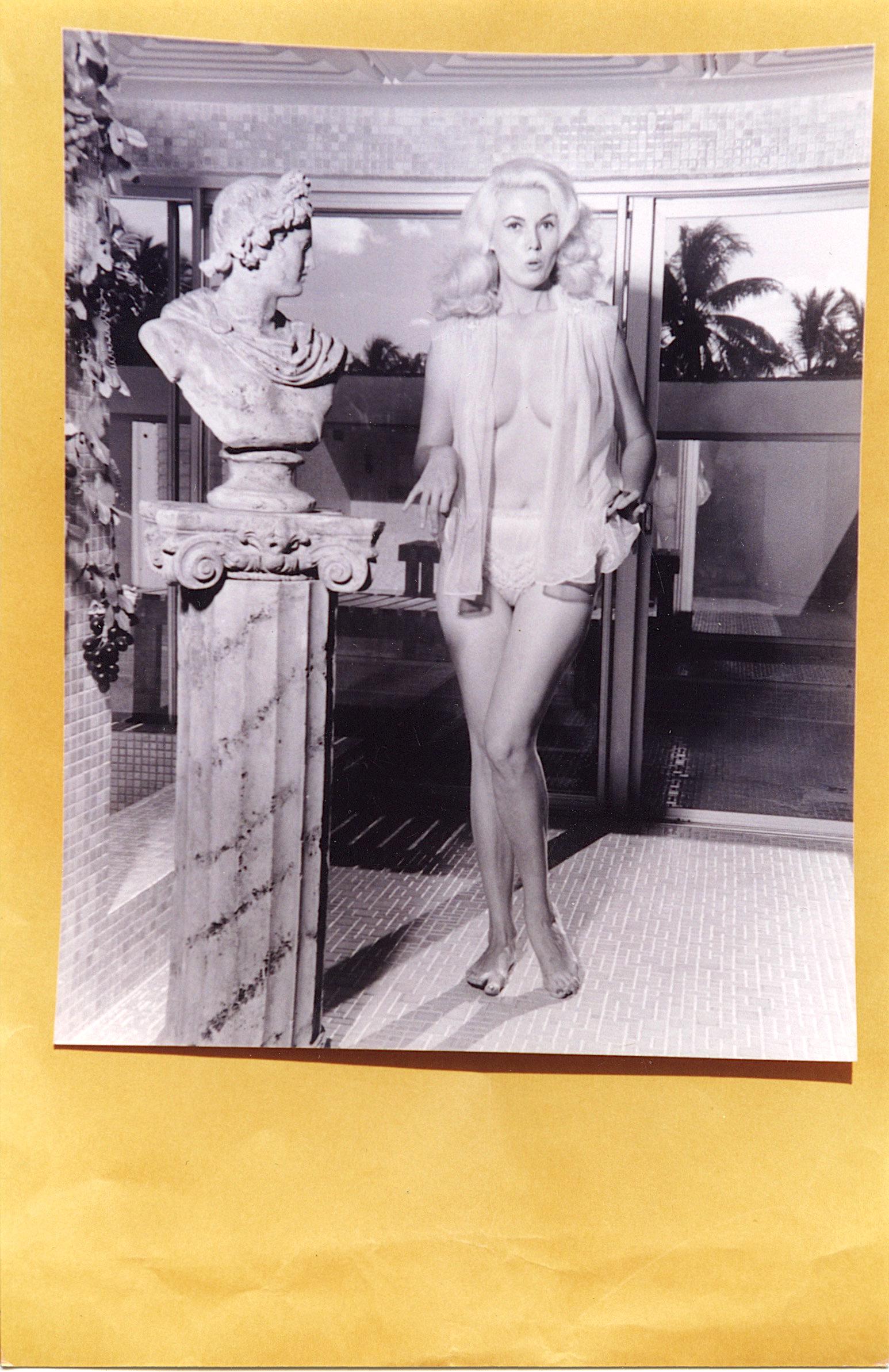 Original Photo By Pin Up Photographer BUNNY YEAGER: This lot is coming from Bunny Yeager's estate/archives. Linnea Eleanor "Bunny" Yeager (March 13, 1929 - May 24, 2014) was an American photographer and pin-up model. She met Bettie Page in 1954, and to