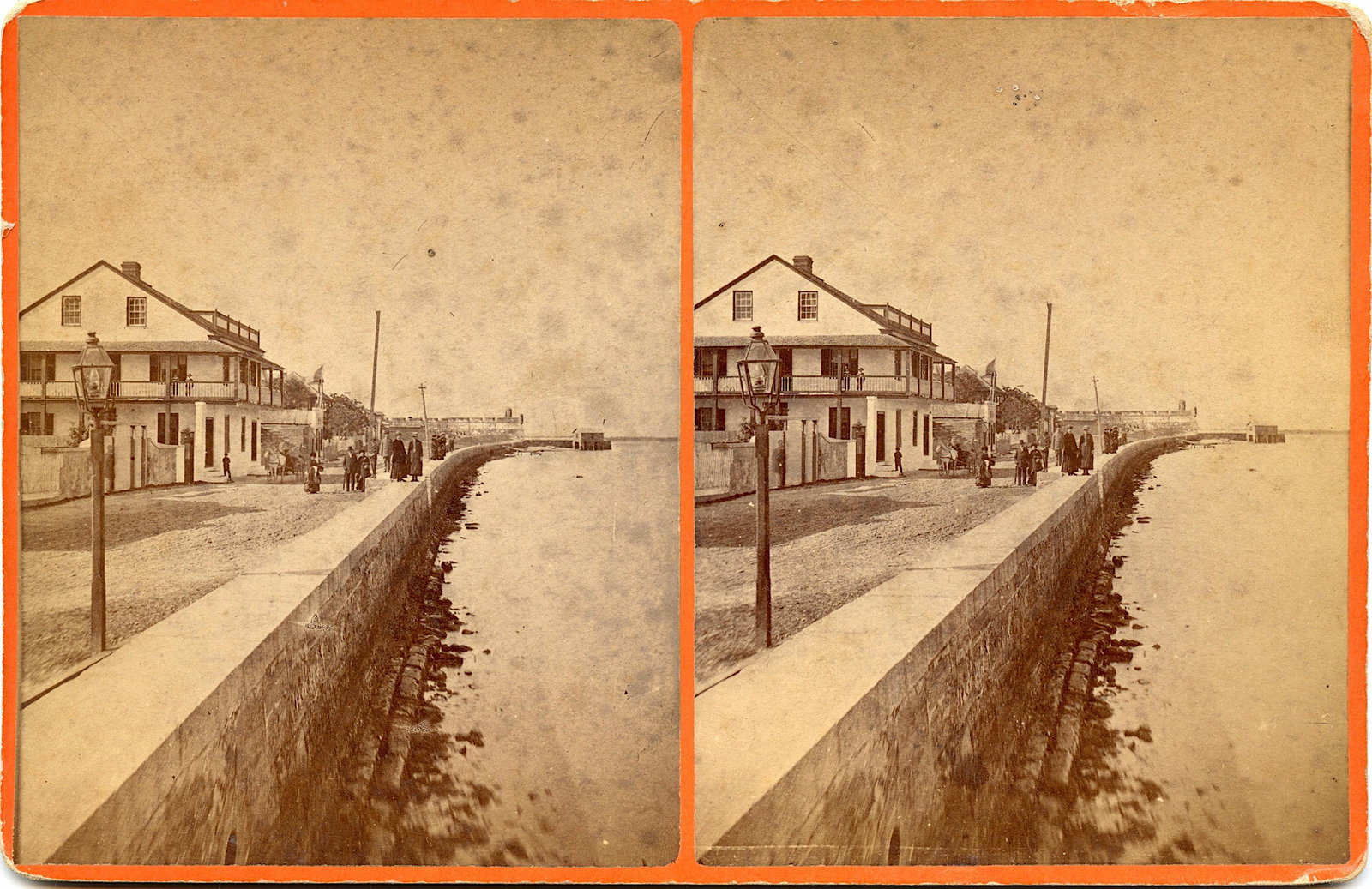 Antique Real Photo Stereoview Sea Wall Florida: This stereoviews is original from the epoch . The stereoviews we are offering come mainly from collectors in the U.S.A. and constitute wonderful testimonies of past time that tend to be unique. They h