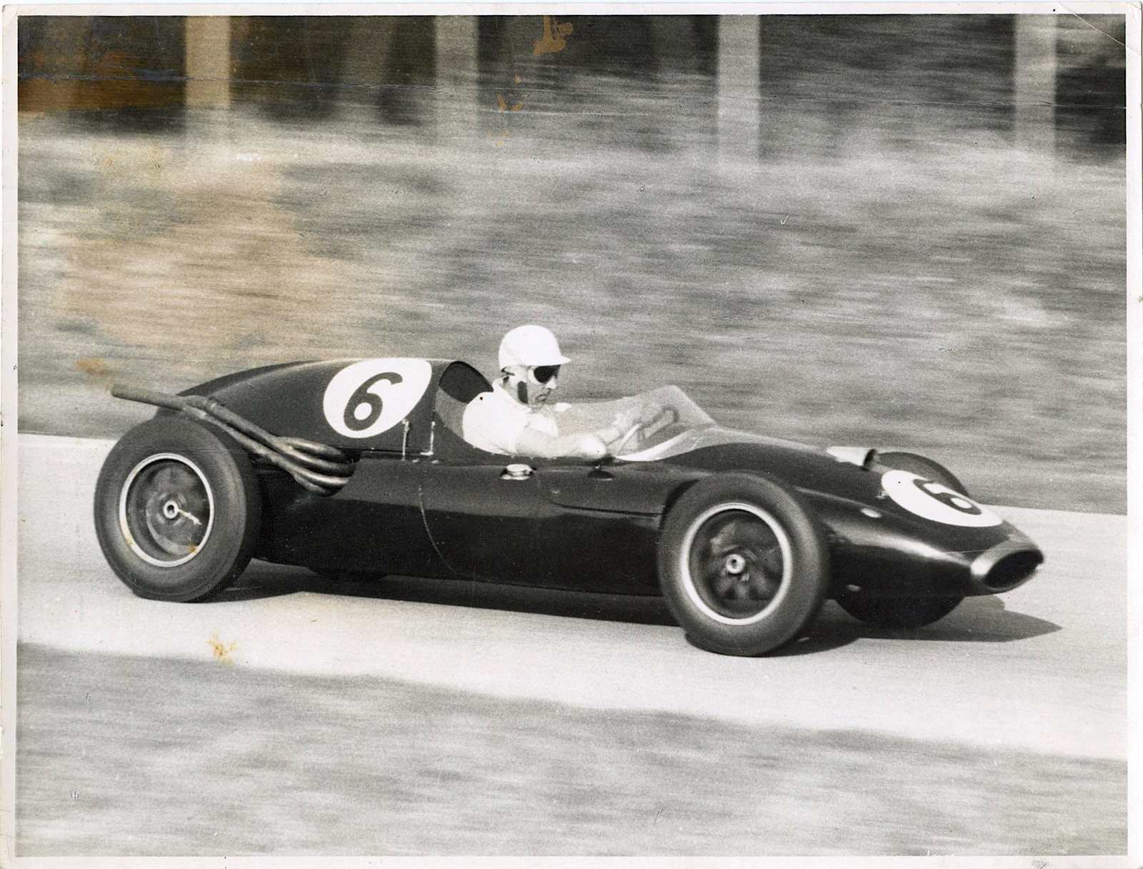 Vintage Historical Photo Car Racing Formula: The dimensions are Approx. 6.5"x 8.5" (small variances can occur). ABOUT SHIPPING: This lot is located in Boca Raton, Fl and its shipment will be made directly by Artelisted. Shipping insurance is the