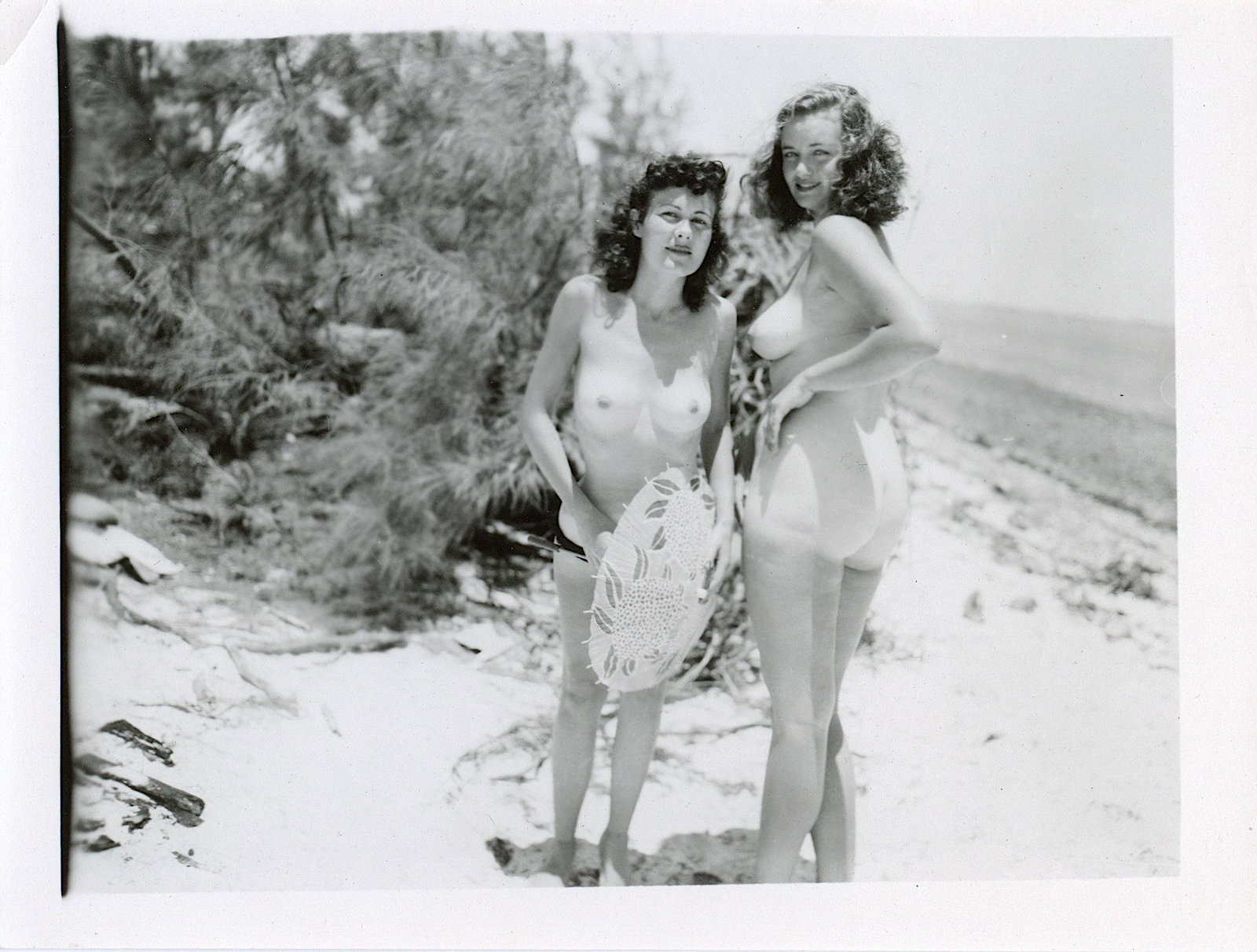 Original Vintage Pin Up Photograph from 1950s 4" x 5": This lot is coming from Bunny Yeager's estate/archives. Linnea Eleanor "Bunny" Yeager (March 13, 1929 - May 24, 2014) was an American photographer and pin-up model. She met Bettie Page in 1954, and to