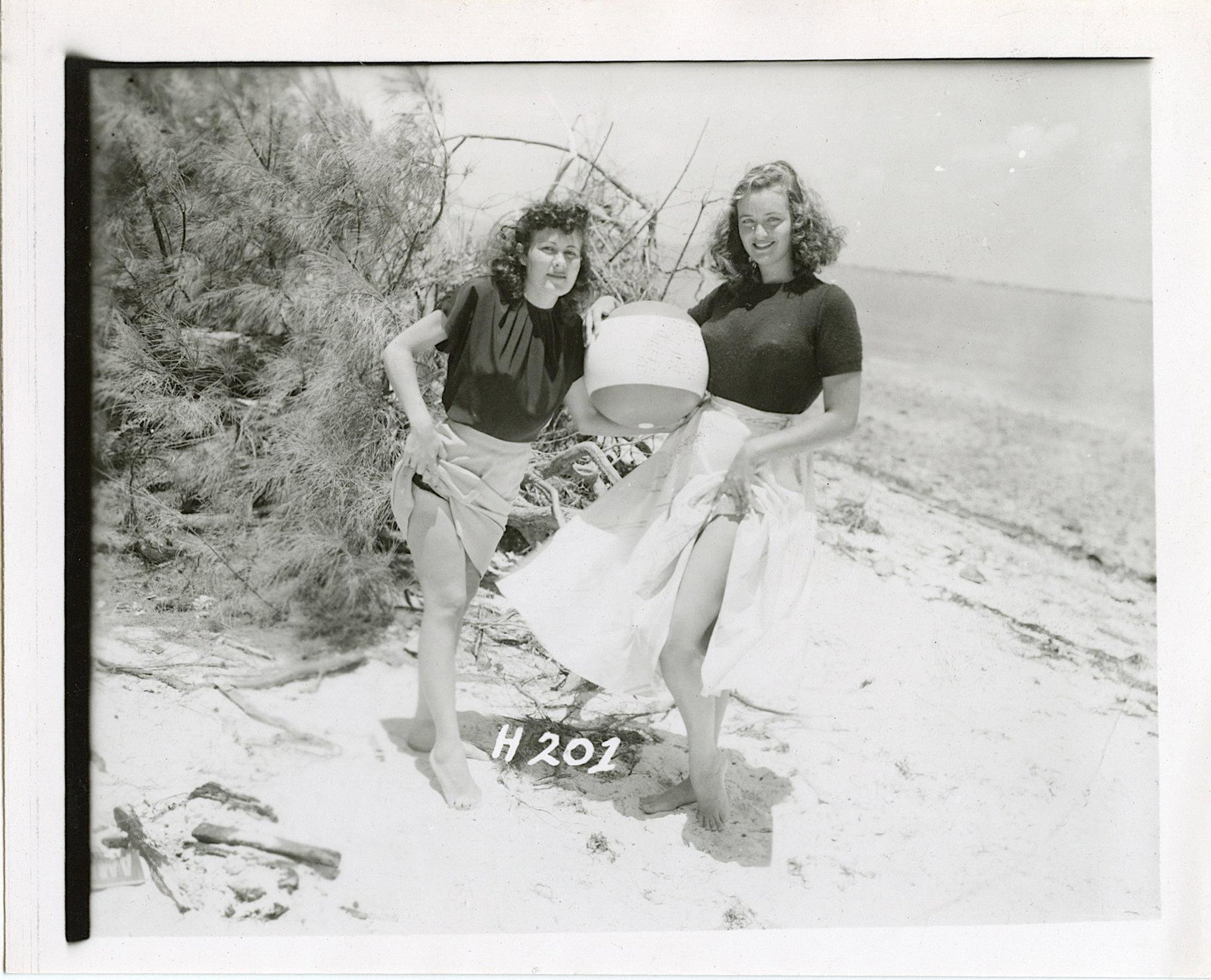 Original Vintage Pin Up Photograph from 1950s 4" x 5": This lot is coming from Bunny Yeager's estate/archives. Linnea Eleanor "Bunny" Yeager (March 13, 1929 - May 24, 2014) was an American photographer and pin-up model. She met Bettie Page in 1954, and to