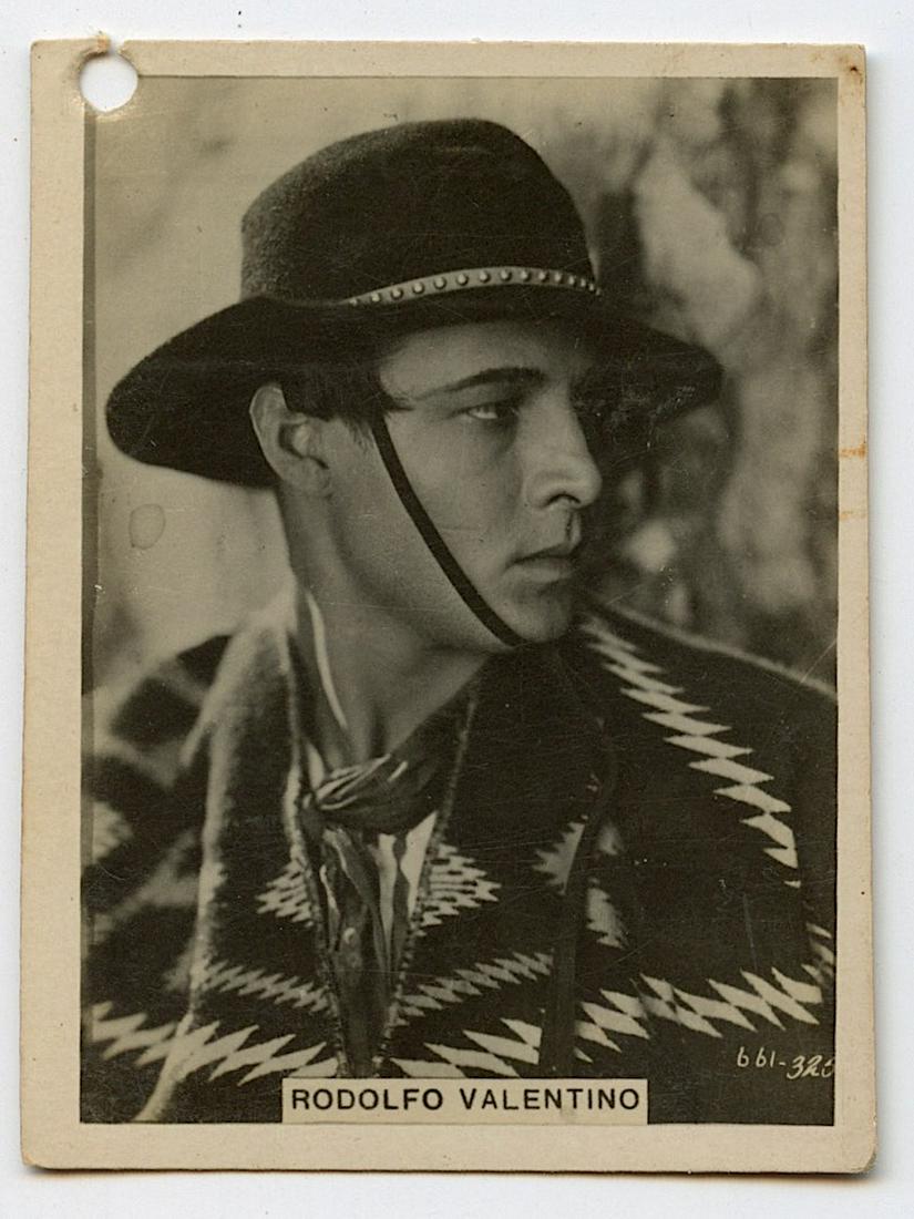 Real Photo Card RODOLFO VALENTINO Cigarrillos Crack: Provenance: from a deceased collector in Miami. We have included quality images to show their condition. This lot is located in Boca Raton, Fl and its shipment will be made directly by Artelisted. Shi