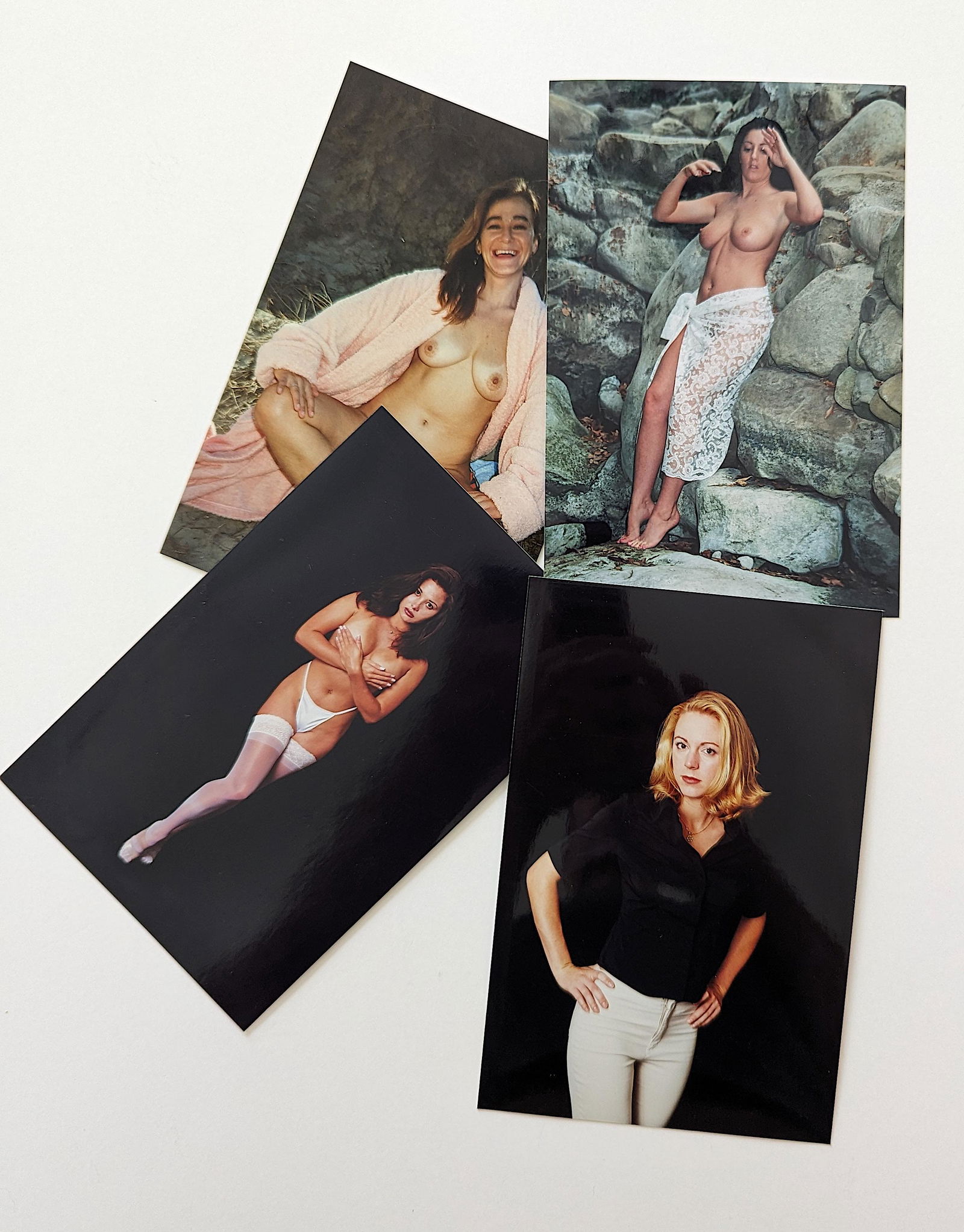 Original Set of 4 Pin Up Models Photographs BUNNY YEAGER 6 x 4: This lot is coming from Bunny Yeager's estate/archives. Linnea Eleanor "Bunny" Yeager (March 13, 1929 - May 24, 2014) was an American photographer and pin-up model. She met Bettie Page in 1954, and to