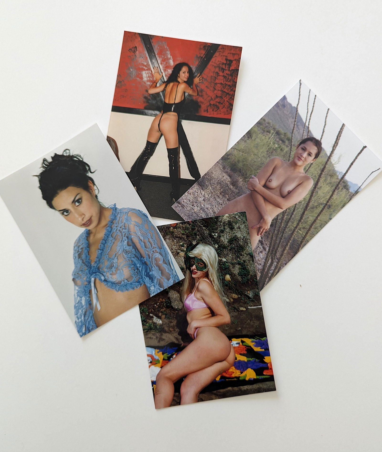 Original Set of 4 Pin Up Models Photographs BUNNY YEAGER 6 x 4: This lot is coming from Bunny Yeager's estate/archives. Linnea Eleanor "Bunny" Yeager (March 13, 1929 - May 24, 2014) was an American photographer and pin-up model. She met Bettie Page in 1954, and to