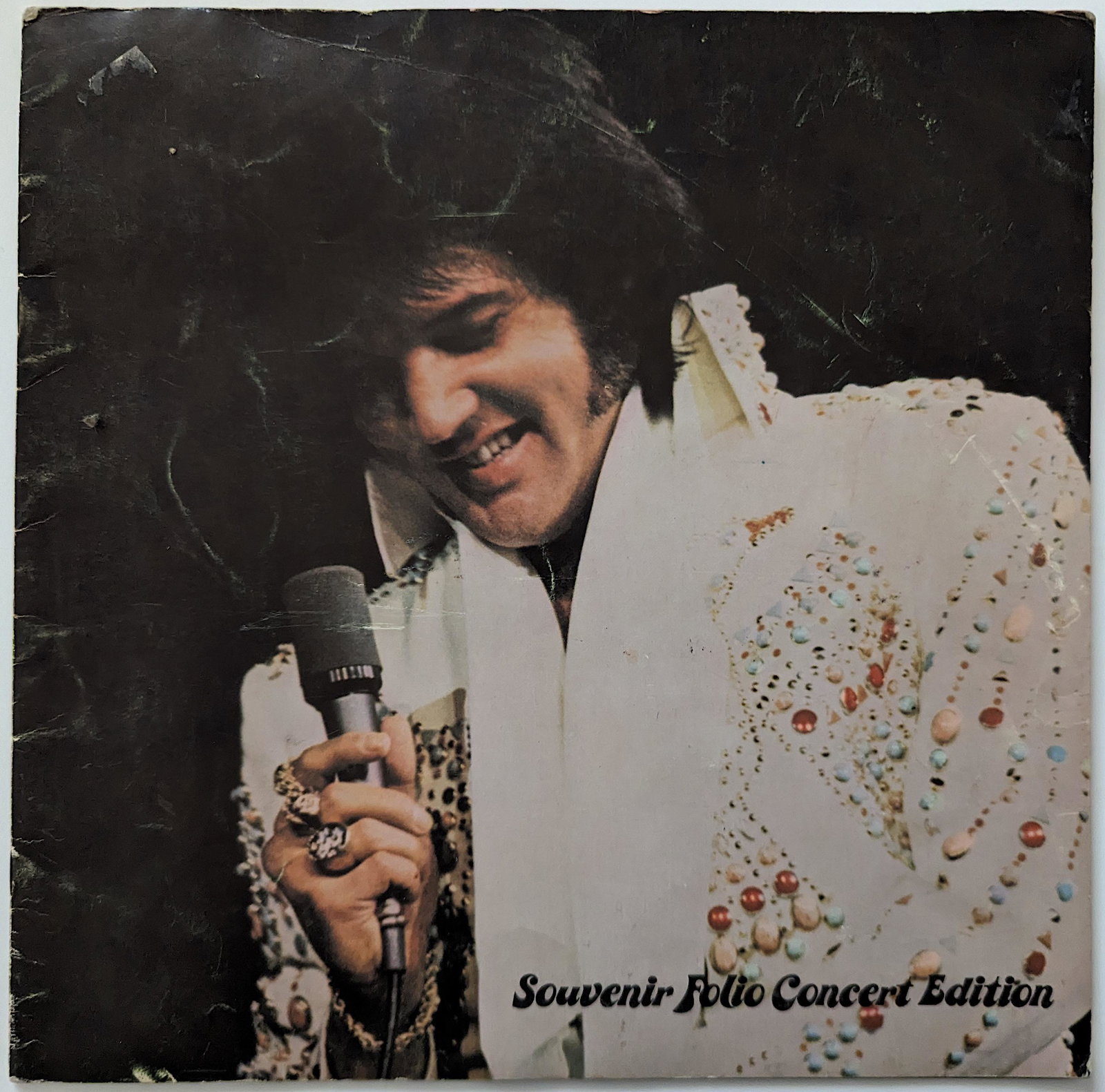 Vintage Elvis Presley - Special TV Edition Photo Album, 1970s: This lot is located in Boca Raton, Fl and its shipment will be made directly by Artelisted. Shipping insurance is the responsibility of the buyer. Ask us if you want to add insurance cost. Note that i