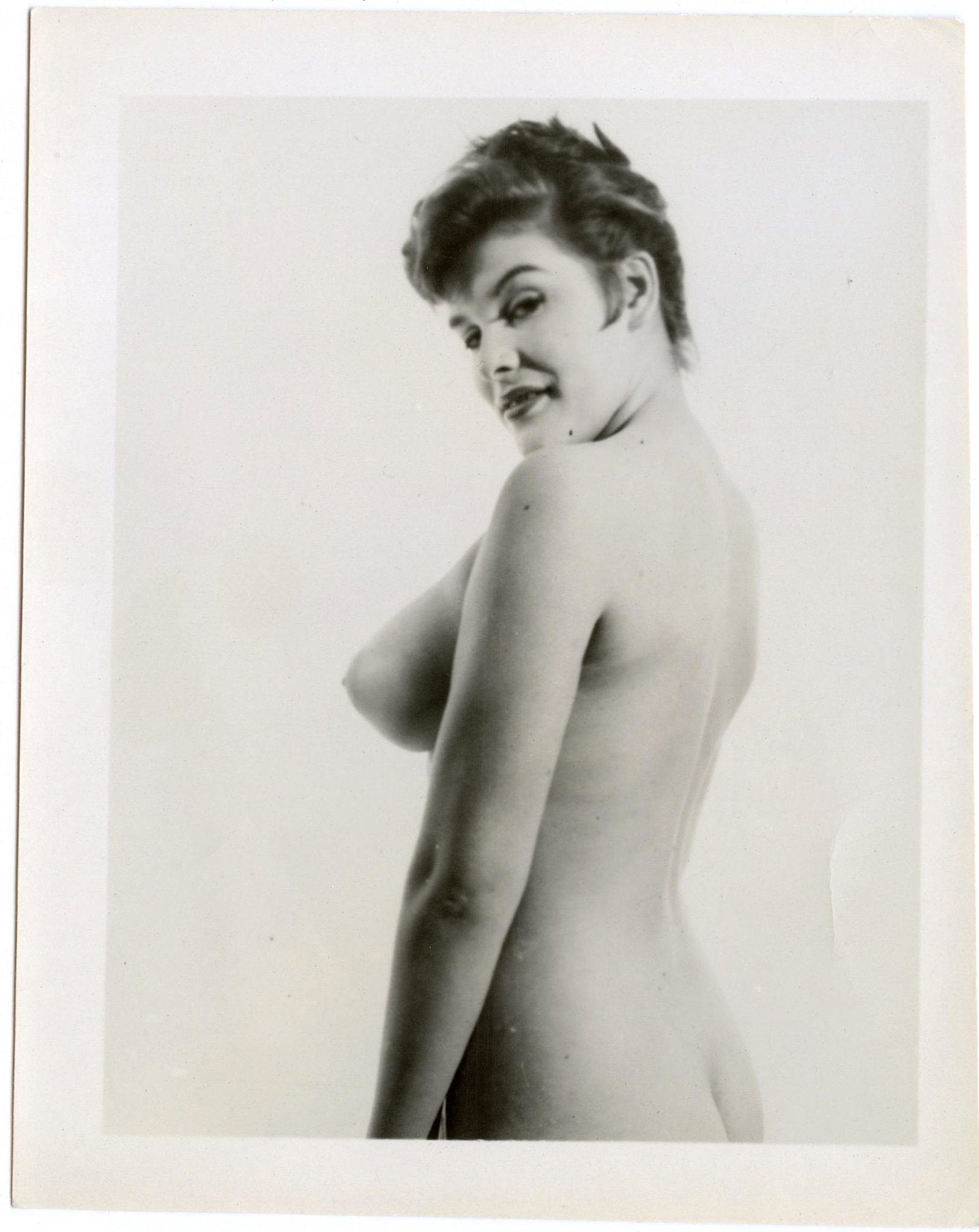 Vintage Scarce Pin Up Gelatin Photograph Nude 1950s: This original Pin Up 1950s American photo is coming from a collector in Arizona. The dimensions are Approx. 5.25" x 4" (small variances can occur). This lot is located in Boca Raton, Fl and its shipme