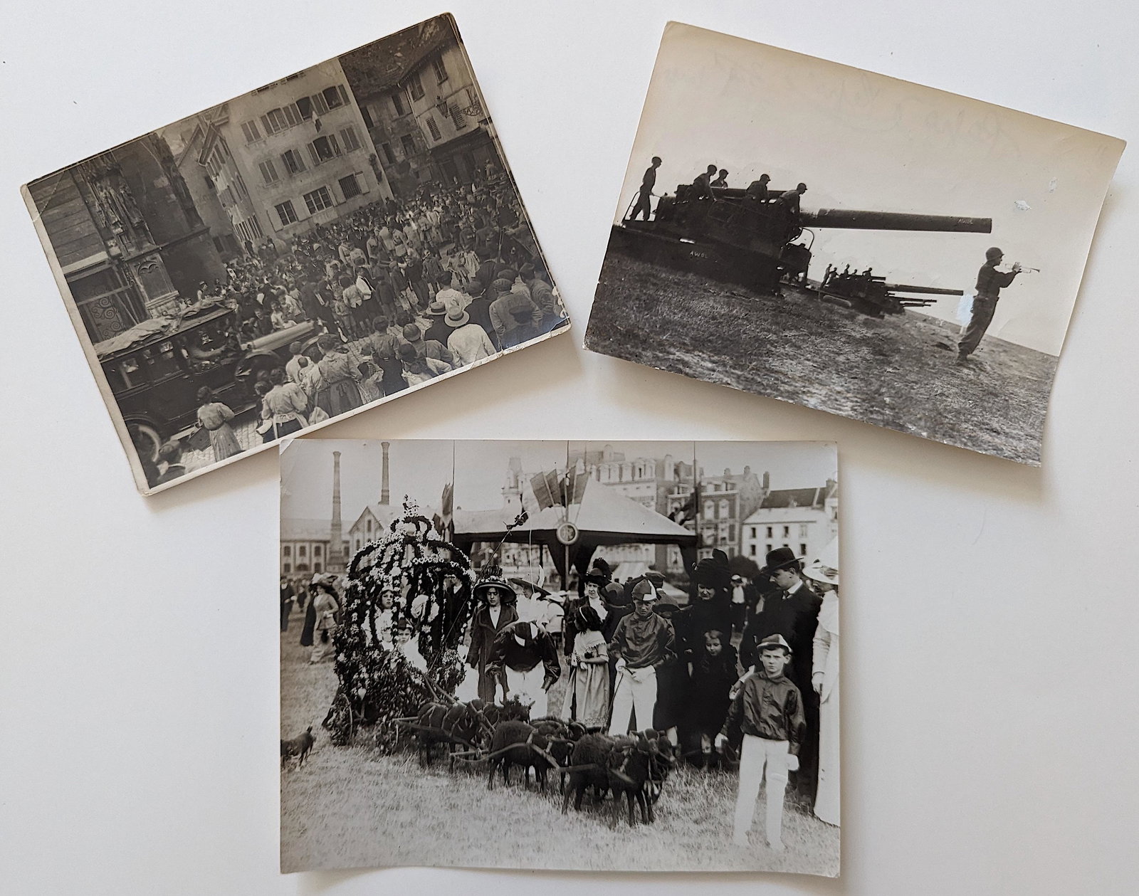 Group Three Vintage Photos Rarities Curious, War: Authentic vintage photos with average dimensions 7" x 5" and 8" x 10". This lot is located in Boca Raton, Fl and its shipment will be made directly by Artelisted. Shipping insurance is the responsibil
