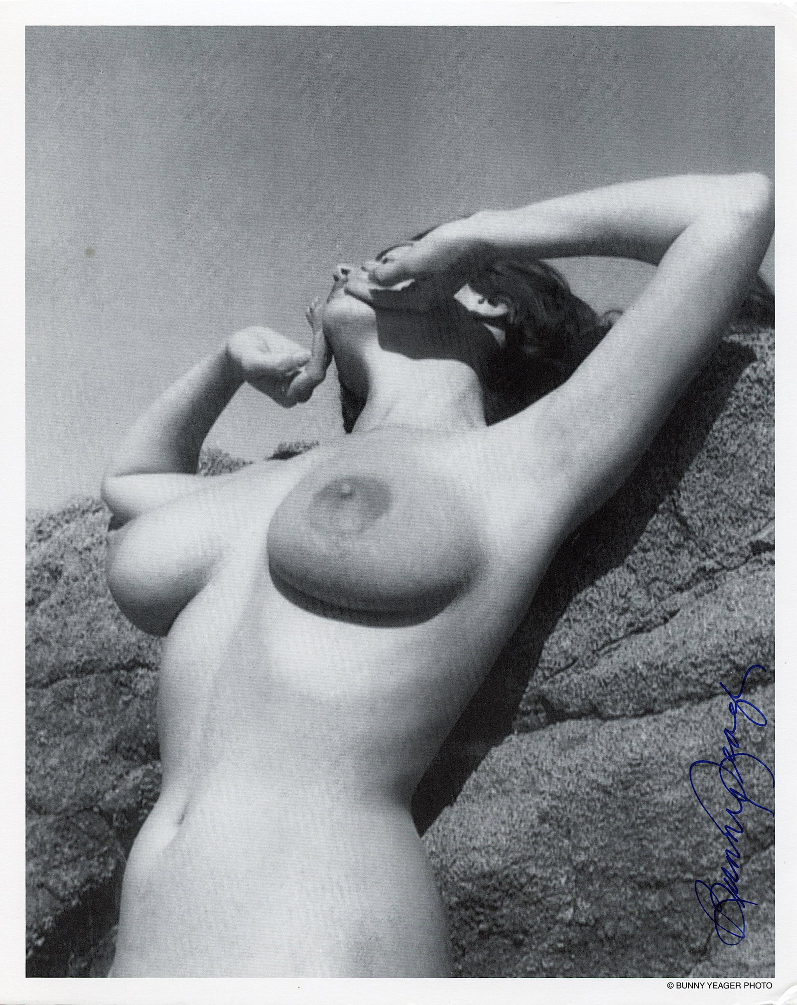 Authentic Lithograph Pin UP Hand Signed BUNNY YEAGER: This lot is coming from Bunny Yeager's estate/archives. Linnea Eleanor "Bunny" Yeager (March 13, 1929 - May 24, 2014) was an American photographer and pin-up model. She met Bettie Page in 1954, and to