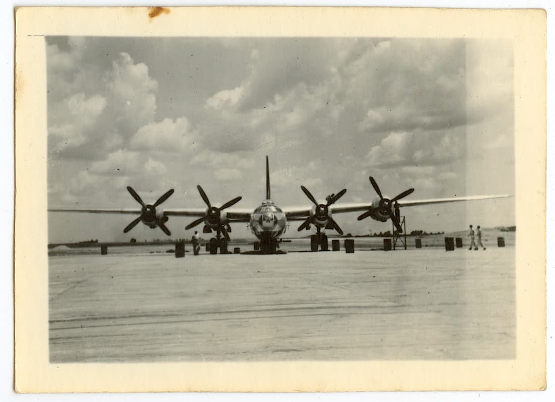 Vintage Photo Military Album War US - Japan WWII: Provenance from the estate of a deceased american military collector. We have included images to show it's actual condition.The dimensions are Approx. 3.5" x 2.5" (small variances can occur). This lot