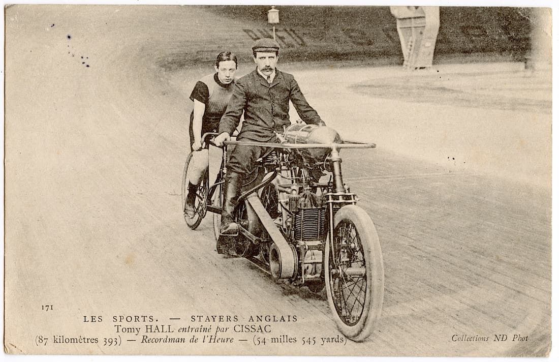 Vintage Rare Postcard Cyclism Race Sprint (1 of 2)