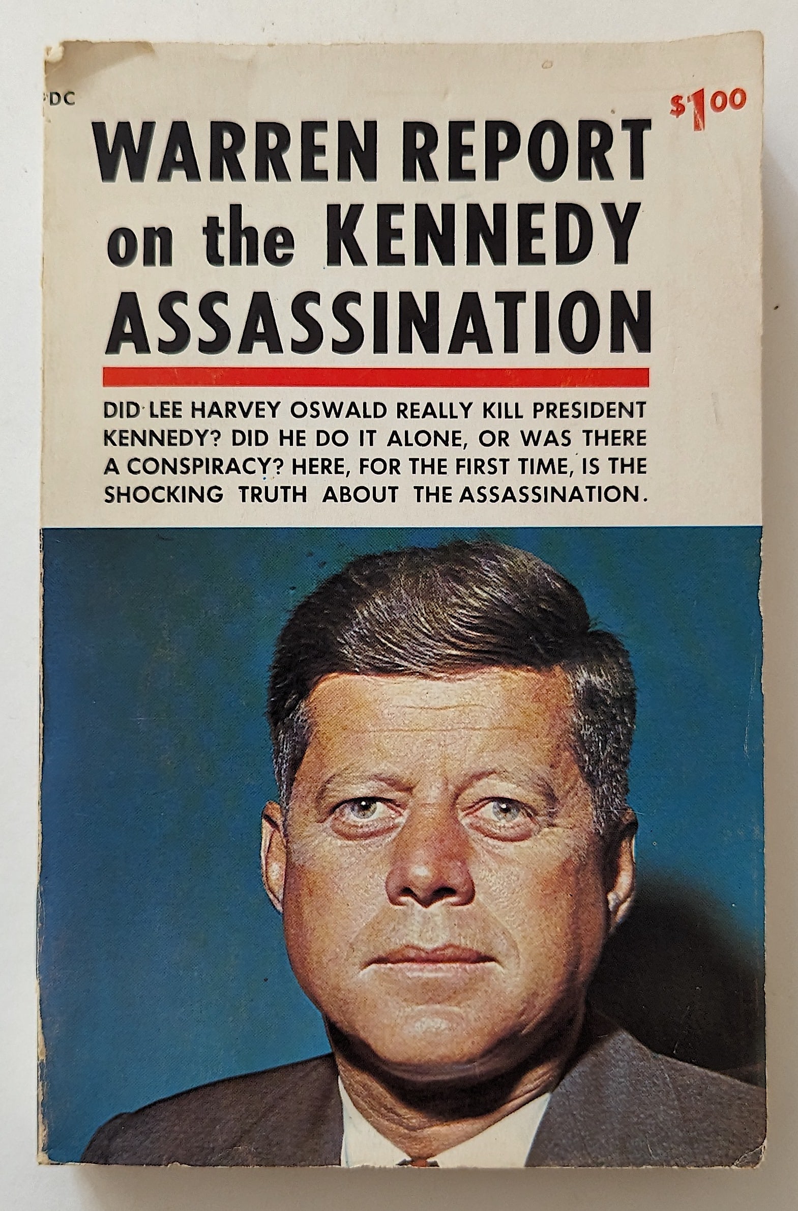 Book Warren Report on the Kennedy Assassination, 1964: We have included many images to show it's actual condition. Provenance from the estate of Russian Imigrants during the 20th Century. This lot is located in Boca Raton, Fl and its shipment will be made