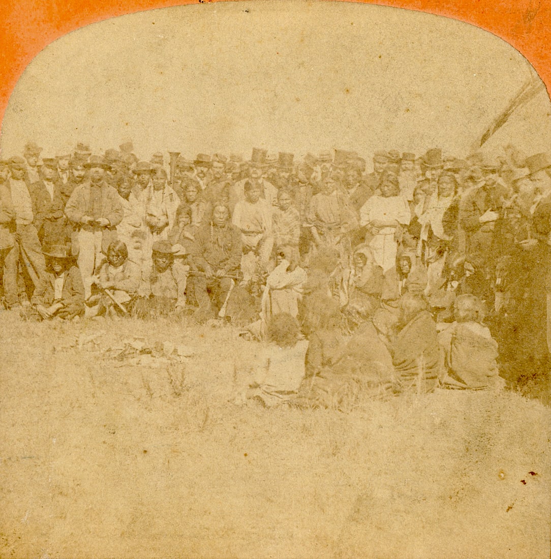 Real Photo Original Stereoview Ogalallah Sioux: This stereoviews is original from the epoch . The stereoviews we are offering come mainly from collectors in the U.S.A. and constitute wonderful testimonies of past time that tend to be unique. They h