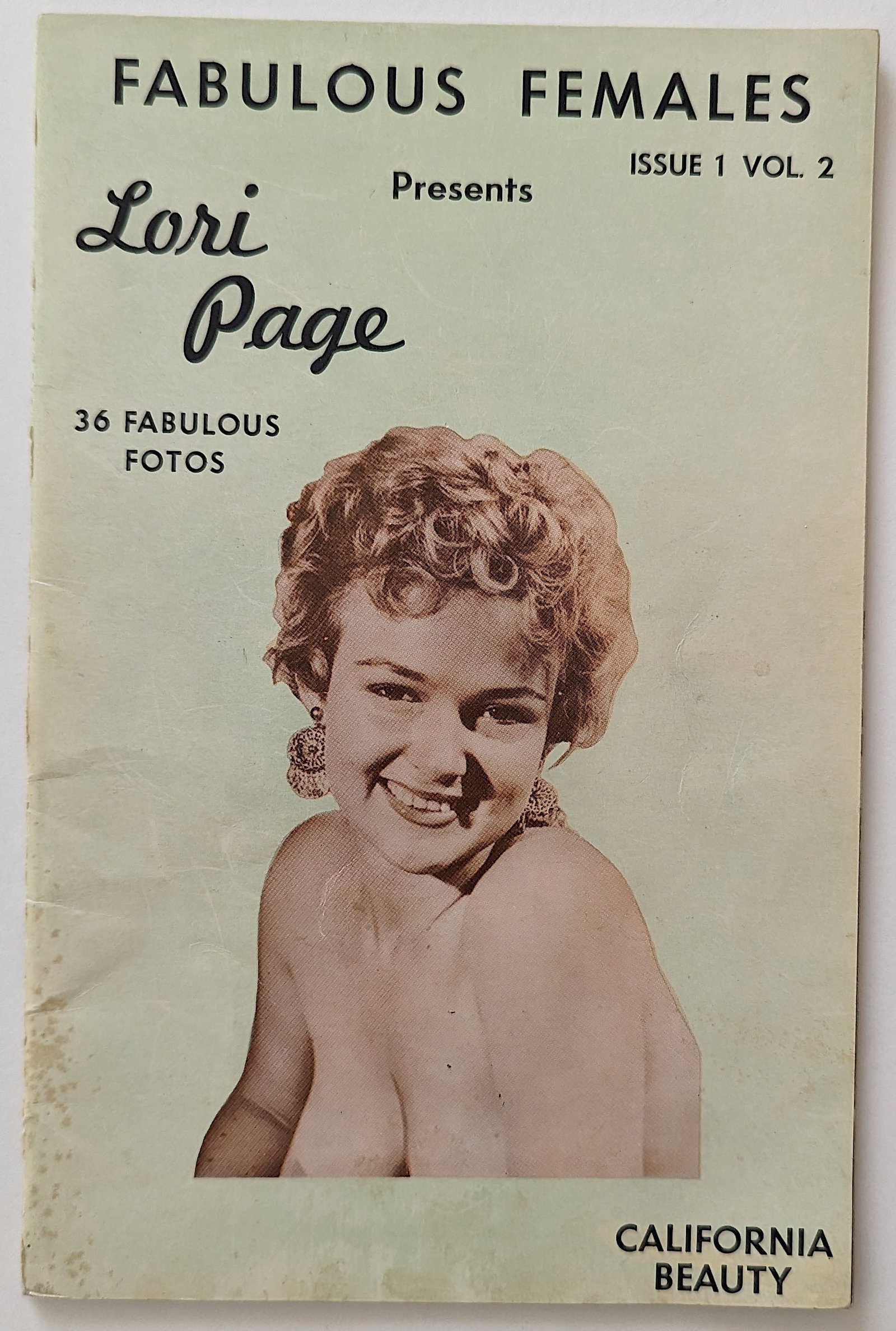 Vintage Pin Up Glamour Booklet Rare 1950s Illustrated: We have included many images to show it's actual condition. This lot is located in Boca Raton, Fl and its shipment will be made directly by Artelisted. Shipping insurance is the responsibility of the 
