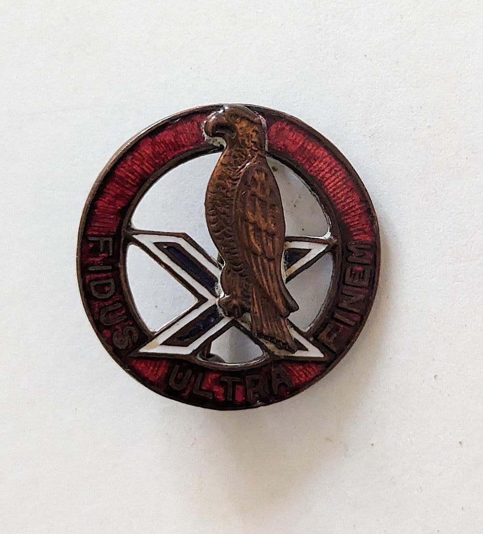Original Military Pin Fidus Ultra Finem: Provenance from a deceased military collector in Florida. This lot is located in Boca Raton, Fl and its shipment will be made directly by Artelisted. Shipping insurance is the responsibility of the bu