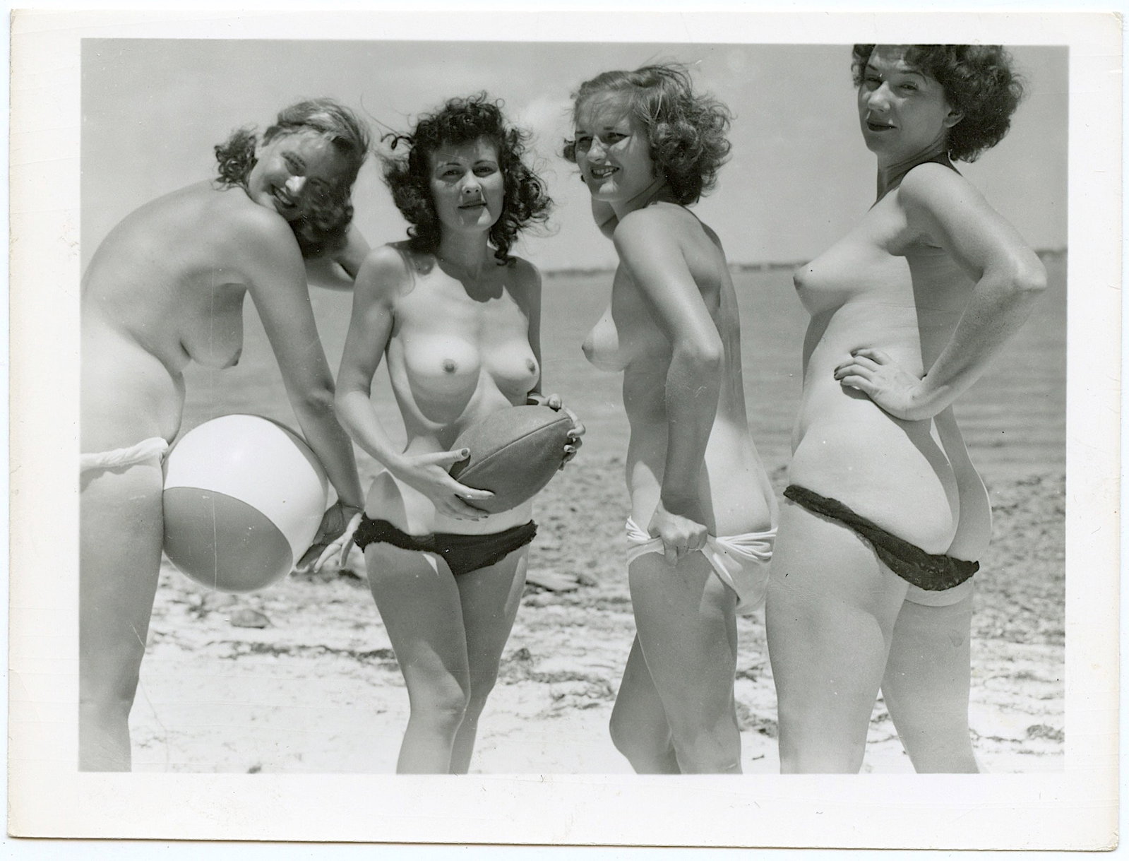 Rare Pin Up Photo From Estate of BUNNY YEAGER: This lot is coming from Bunny Yeager's estate/archives. Linnea Eleanor "Bunny" Yeager (March 13, 1929 - May 24, 2014) was an American photographer and pin-up model. She met Bettie Page in 1954, and to