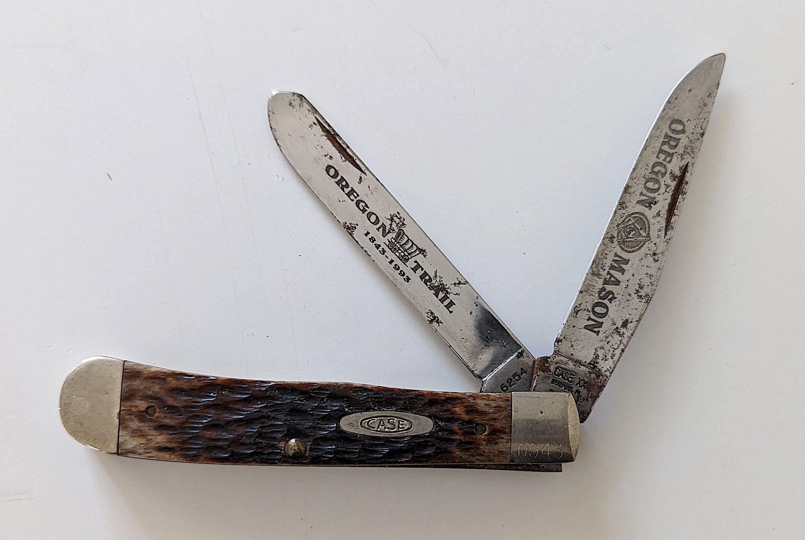 Vintage Blade Pocket Knife From Deceased Collector: These pocket Knifes arecoming from the estate of a deceased dealer/collector. They have been stored for many years and some of them are showing the old price considered by the owner. We have included 