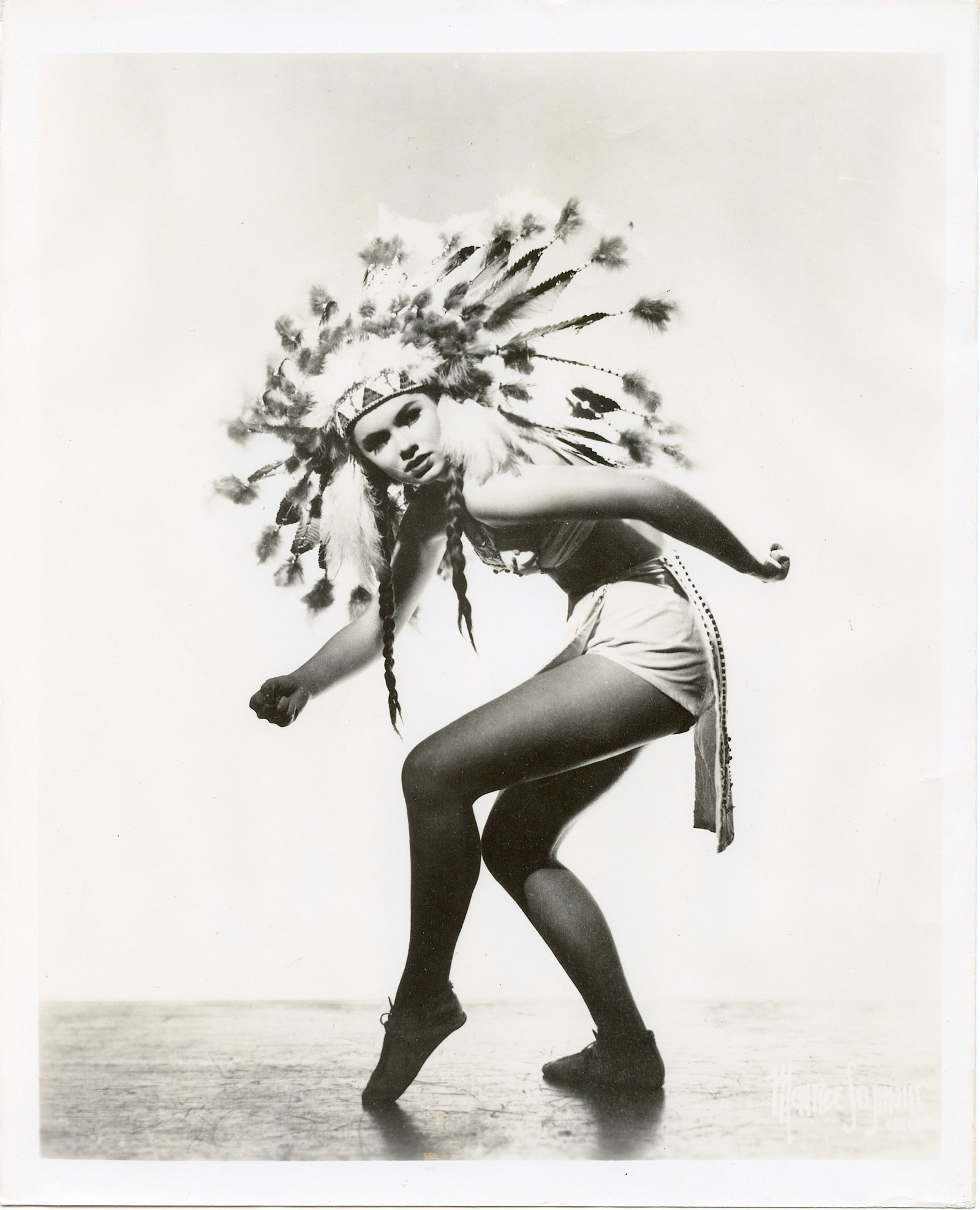Vintage Hollywood Glamour Gelatin Photo By JOHN E. REED: The provenance of this lot is from the estate of a deceased collector in South Florida. The dimensions are Approx. 10" x 8" (small variances can occur).. (small variances can occur). This lot is locat