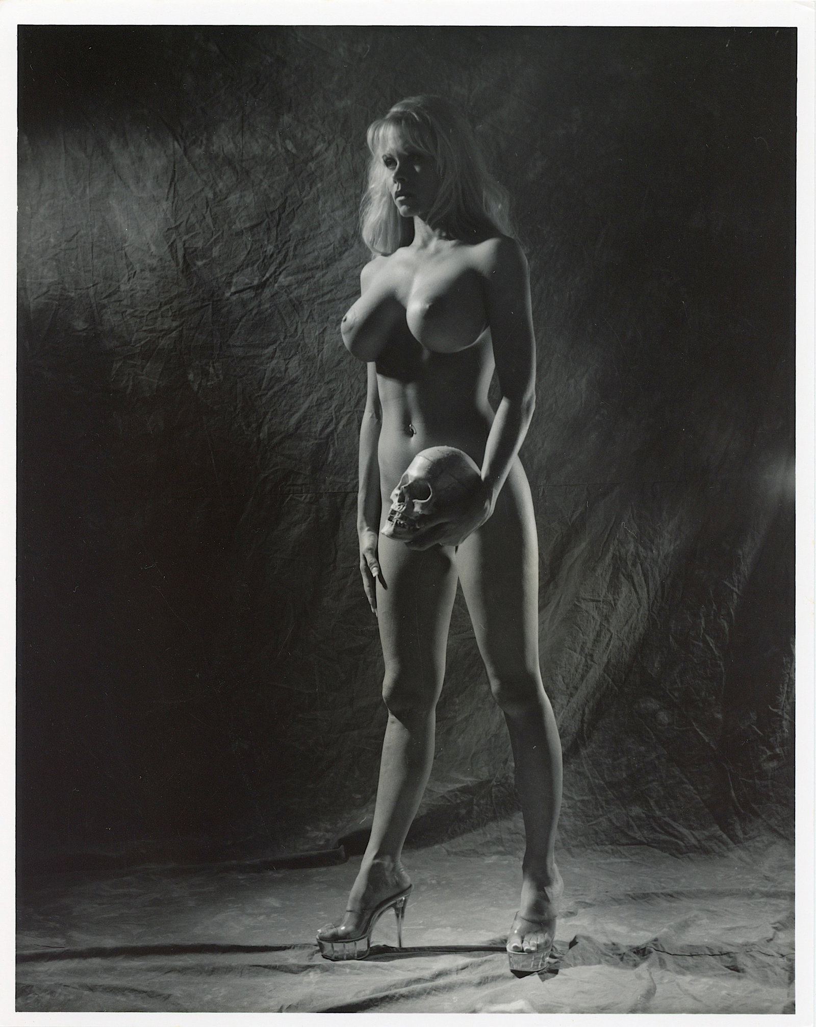 Original Photo Pin Up Estate BUNNY YEAGER 10 x 8 Inch: This lot is coming from Bunny Yeager's estate/archives. Linnea Eleanor "Bunny" Yeager (March 13, 1929 - May 24, 2014) was an American photographer and pin-up model. She met Bettie Page in 1954, and to