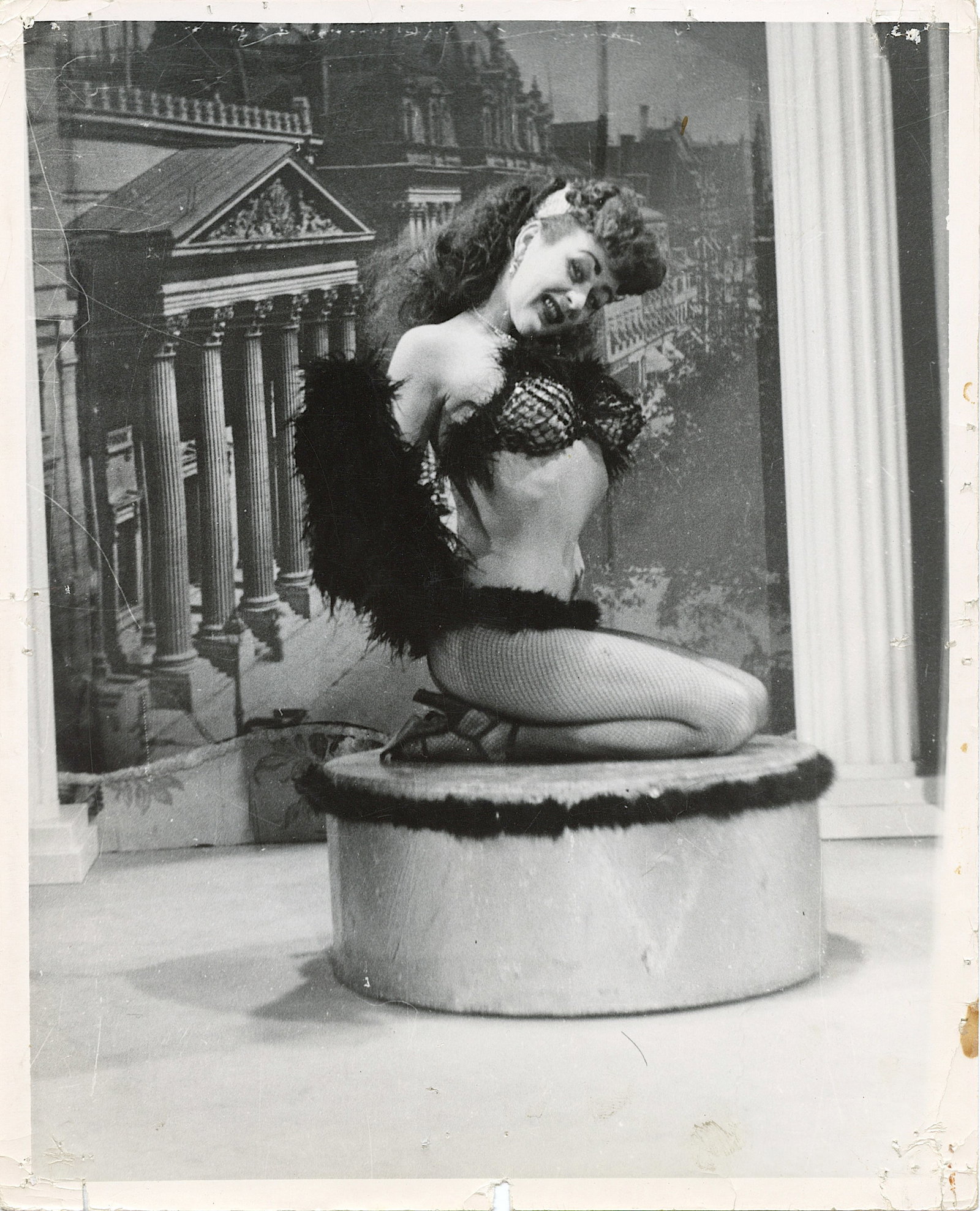 Original Photo Pin Up Estate BUNNY YEAGER 10 x 8 Inch: Model BETTY SHAY. This lot is coming from Bunny Yeager's estate/archives. Linnea Eleanor "Bunny" Yeager (March 13, 1929 - May 24, 2014) was an American photographer and pin-up model. She met Bettie Pa