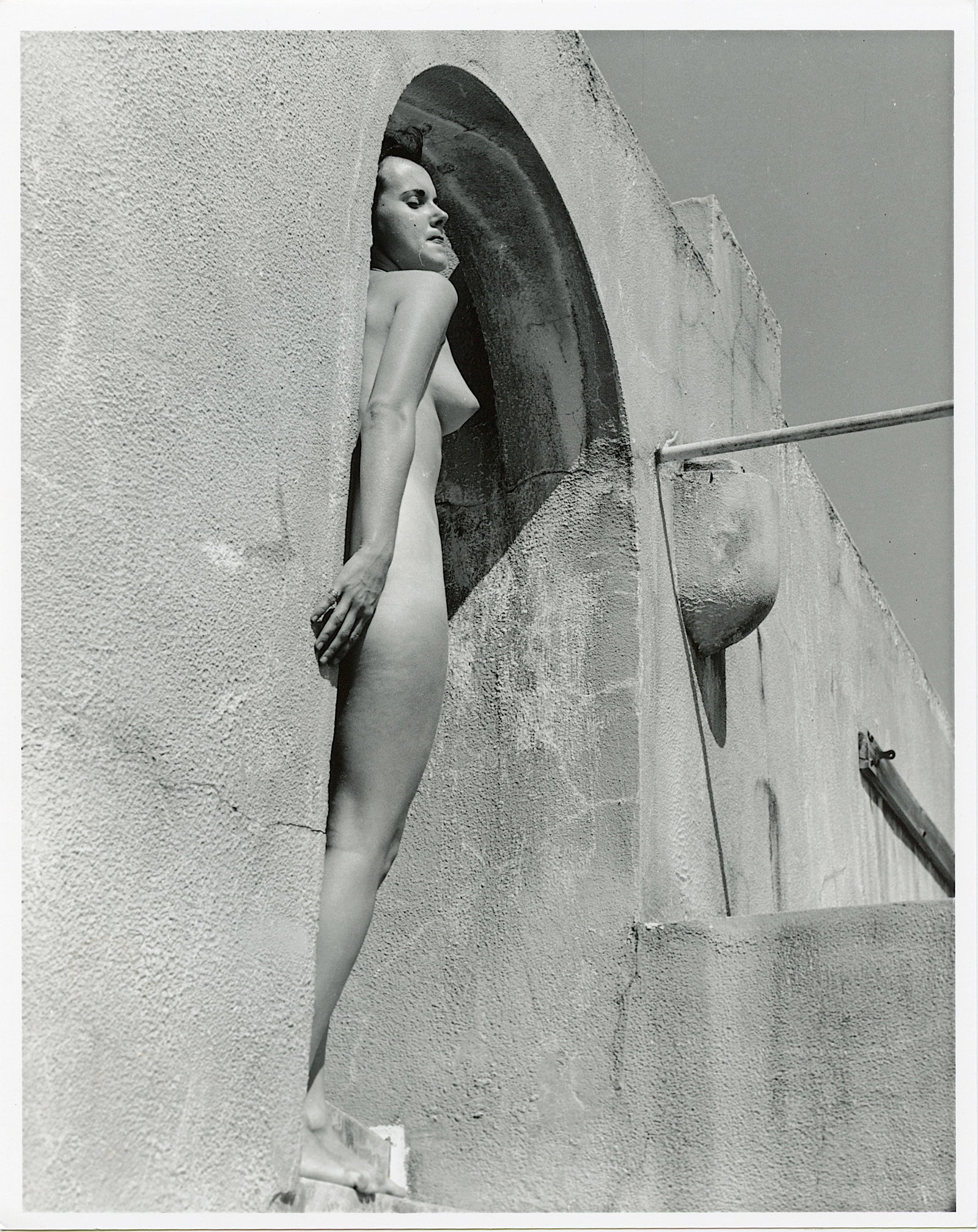 Original Photo Pin Up Estate BUNNY YEAGER 10 x 8 Inch: This lot is coming from Bunny Yeager's estate/archives. Linnea Eleanor "Bunny" Yeager (March 13, 1929 - May 24, 2014) was an American photographer and pin-up model. She met Bettie Page in 1954, and to