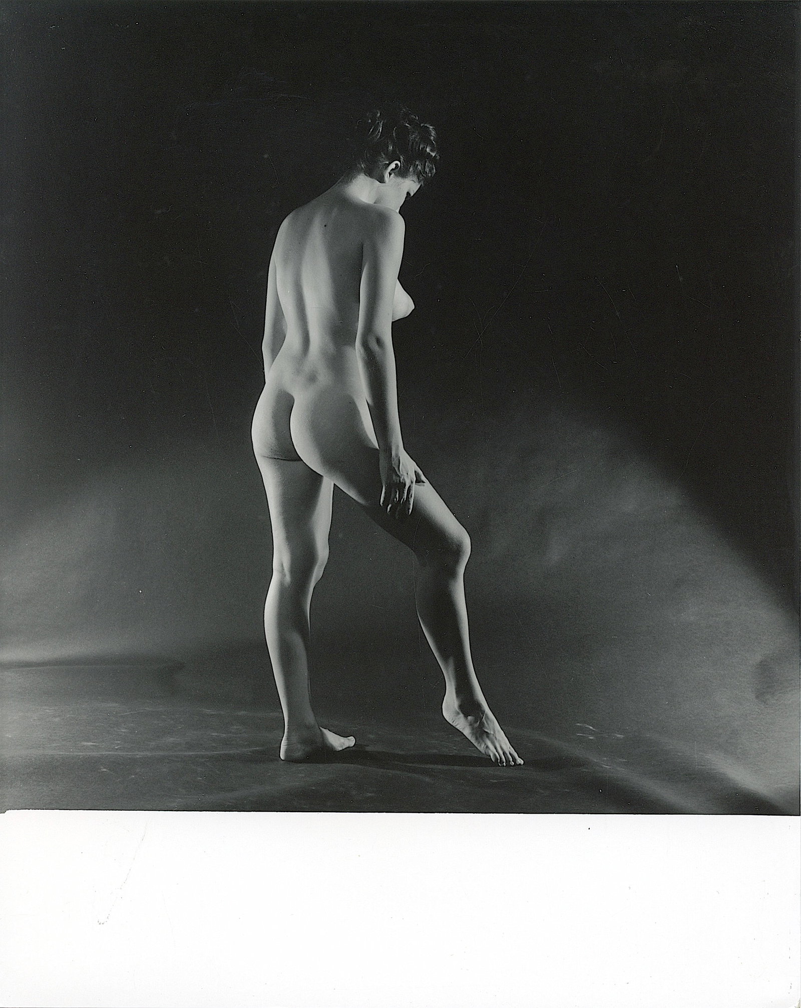 Original Photo Pin Up Estate BUNNY YEAGER 10 x 8 Inch: Model CHRISS STAR ?.This lot is coming from Bunny Yeager's estate/archives. Linnea Eleanor "Bunny" Yeager (March 13, 1929 - May 24, 2014) was an American photographer and pin-up model. She met Bettie 