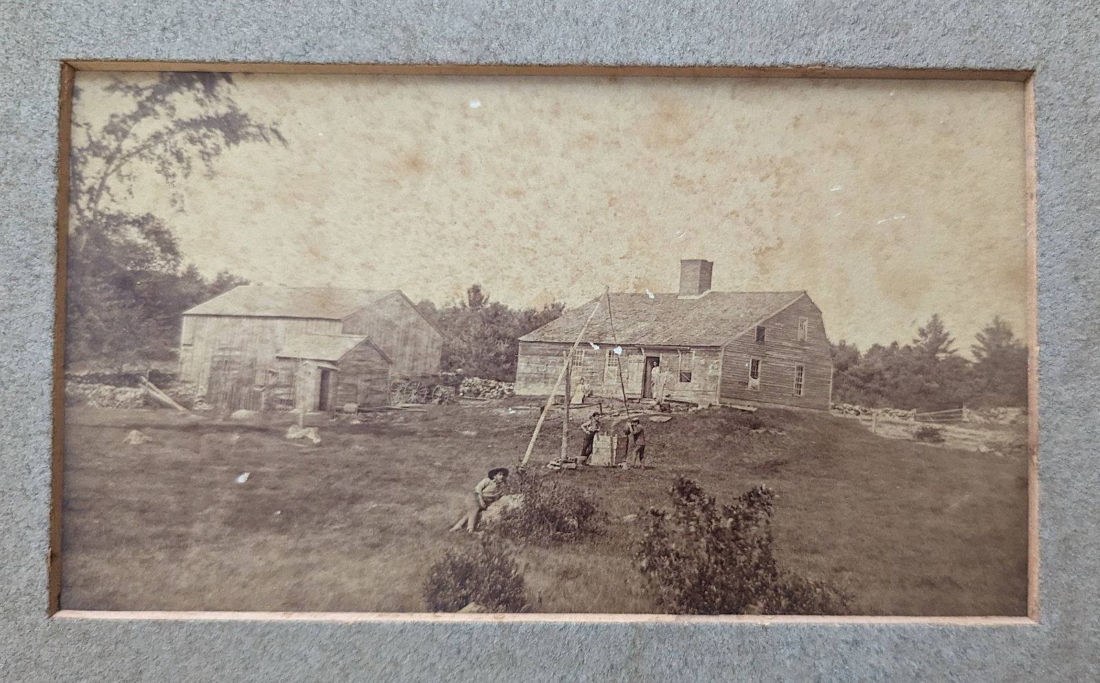 Museal Antique Americana Original Photograph 19th. C.: Provenance from a deceased dealer/collector in South Florida. We have included quality images to show it's actual condition. The dimensions are Approx. 4" x 7" (Photo Imagen). This lot is located in B