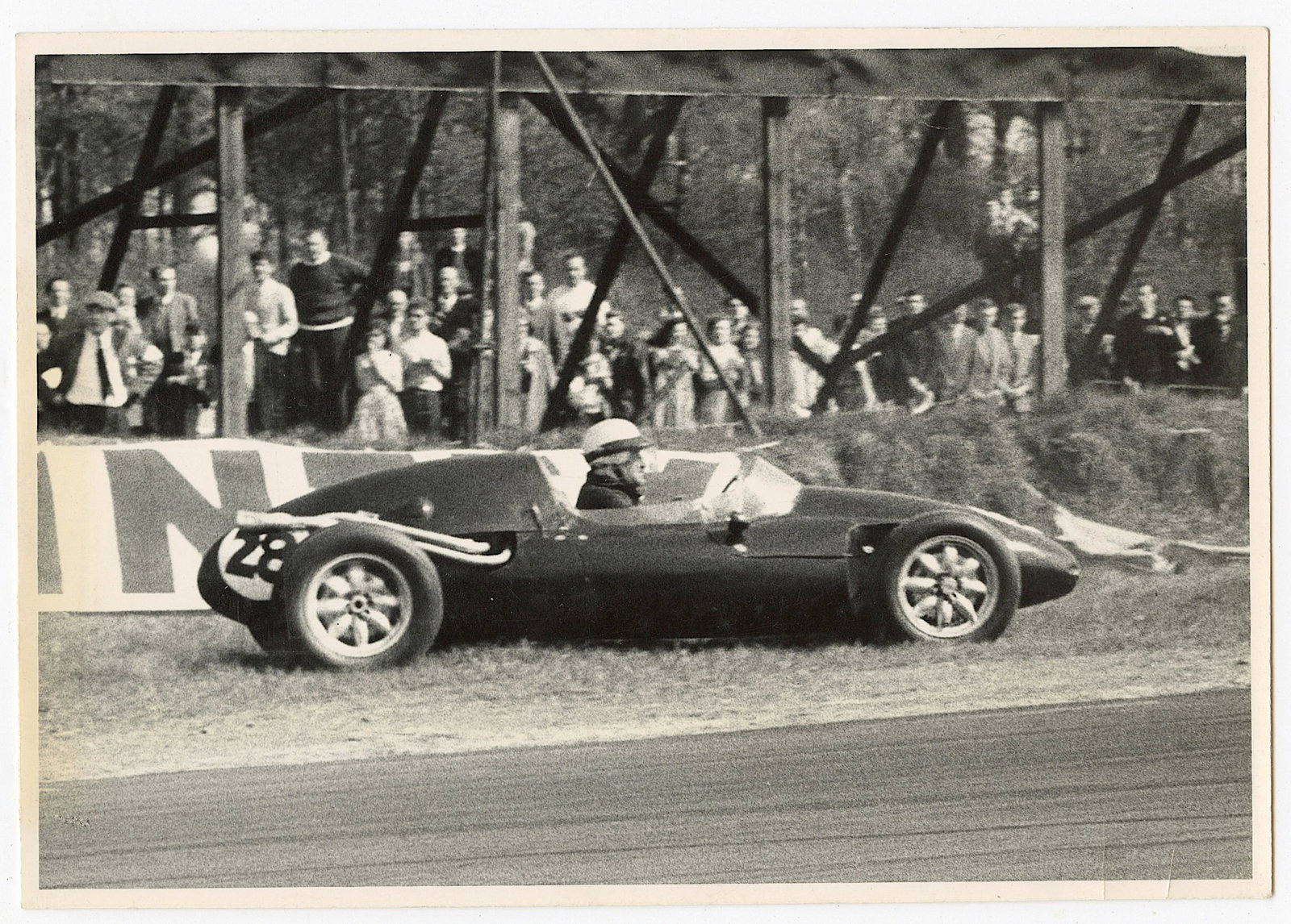 Original Rare Historical Photo Car Racing: Original photo with provenance from a deceased collectors un the US and Europe. The dimensions are Approx. 4.75" x 6.5"(Small variances can occur)".We have attached quality images to show its actual c