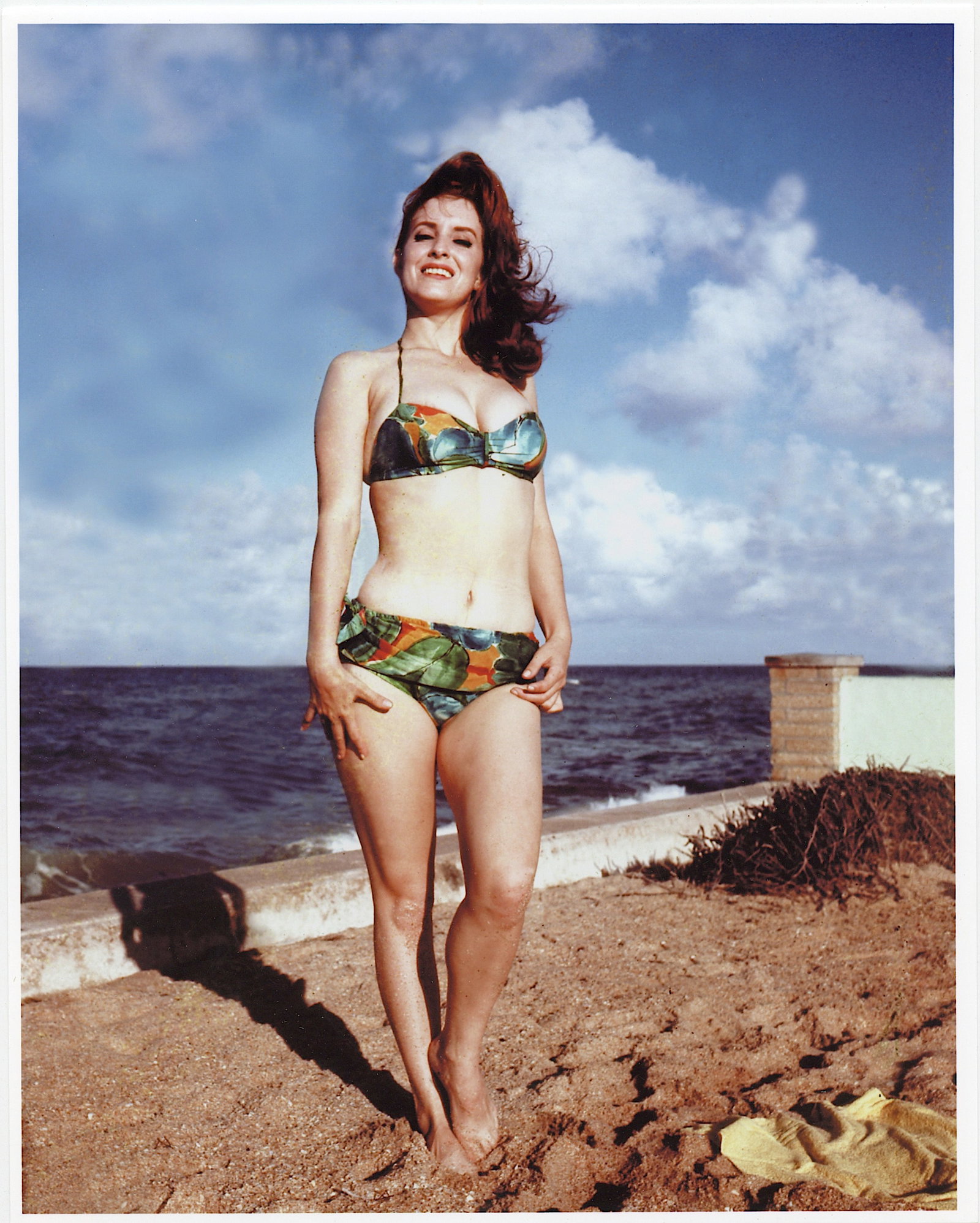 From Estate BUNNY YEAGER Original Pin Up Photo: This lot is coming from Bunny Yeager's estate/archives. Linnea Eleanor "Bunny" Yeager (March 13, 1929 - May 24, 2014) was an American photographer and pin-up model. She met Bettie Page in 1954, and to