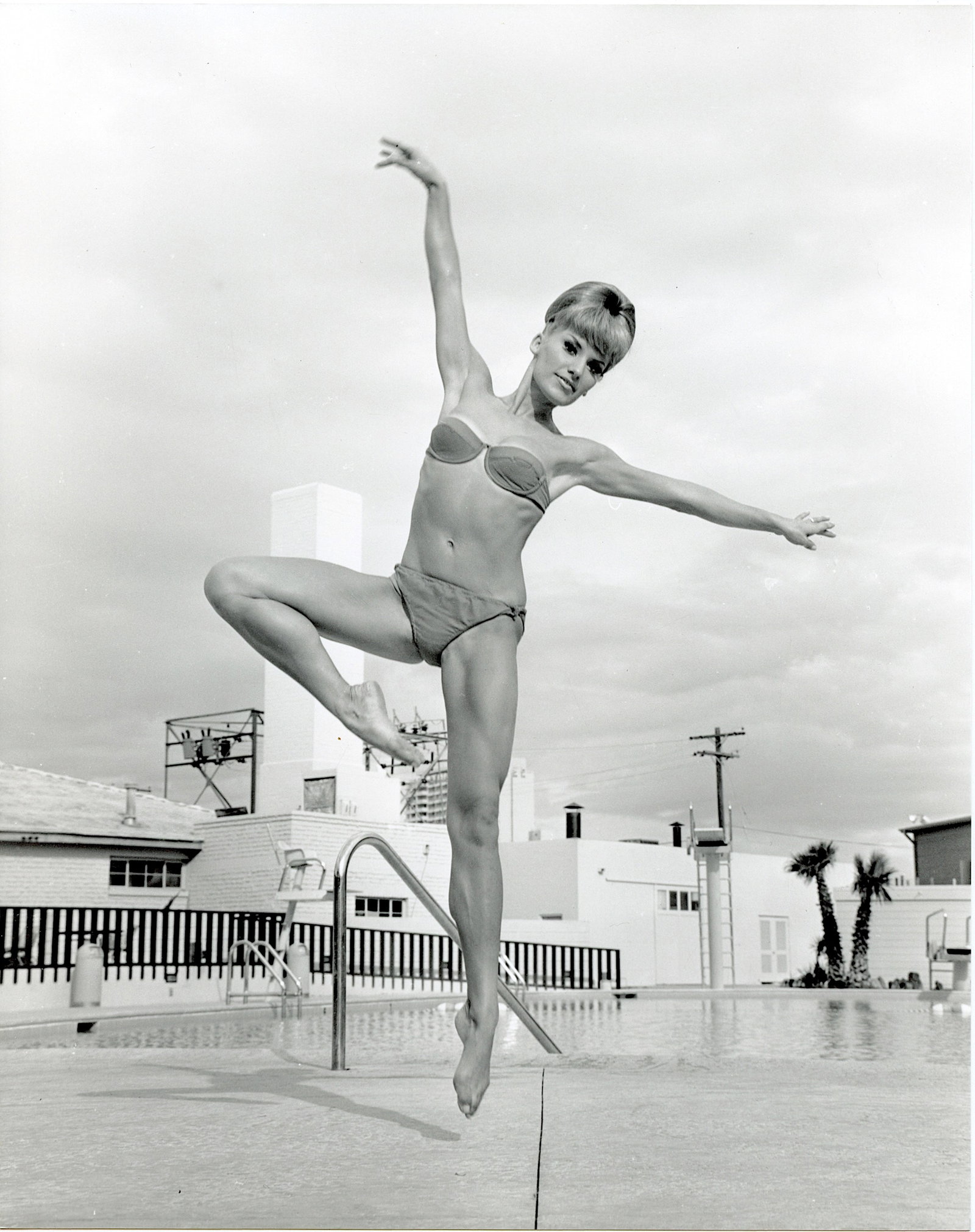 From Estate BUNNY YEAGER Original Pin Up Photo: This lot is coming from Bunny Yeager's estate/archives. Linnea Eleanor "Bunny" Yeager (March 13, 1929 - May 24, 2014) was an American photographer and pin-up model. She met Bettie Page in 1954, and to