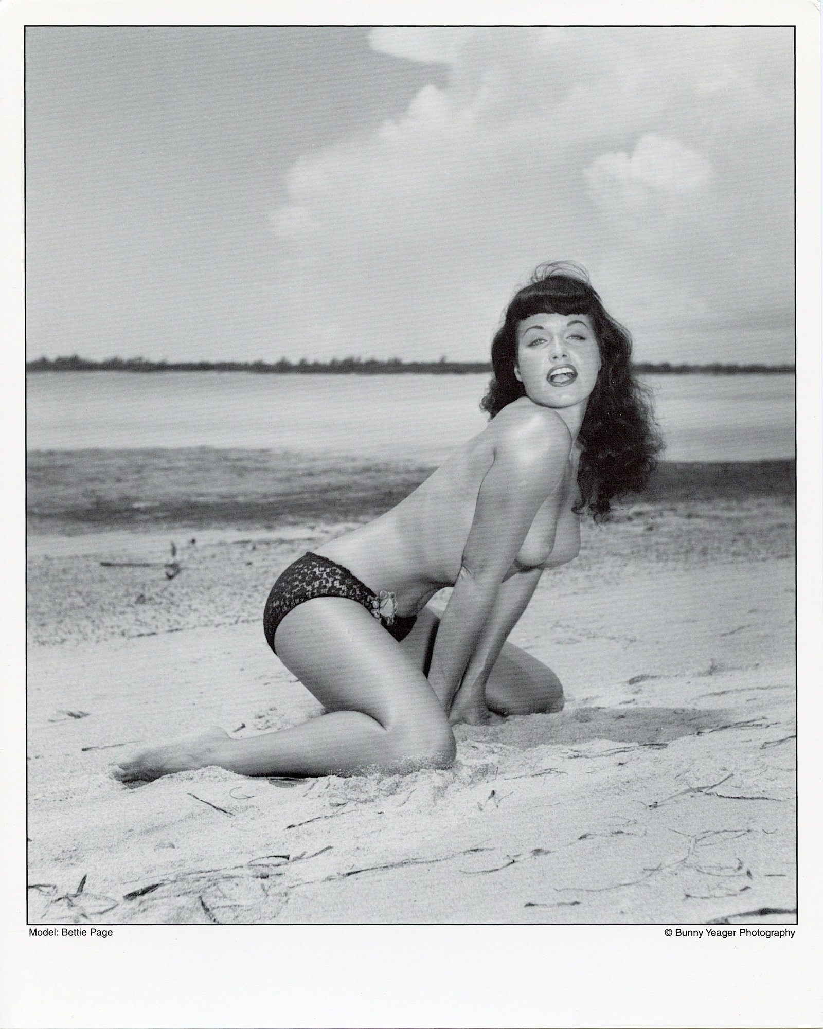 BUNNY YEAGER Original Pin Up Lithograph BETTY PAGE: This lot is coming from Bunny Yeager's estate/archives. Linnea Eleanor "Bunny" Yeager (March 13, 1929 - May 24, 2014) was an American photographer and pin-up model. She met Bettie Page in 1954, and to