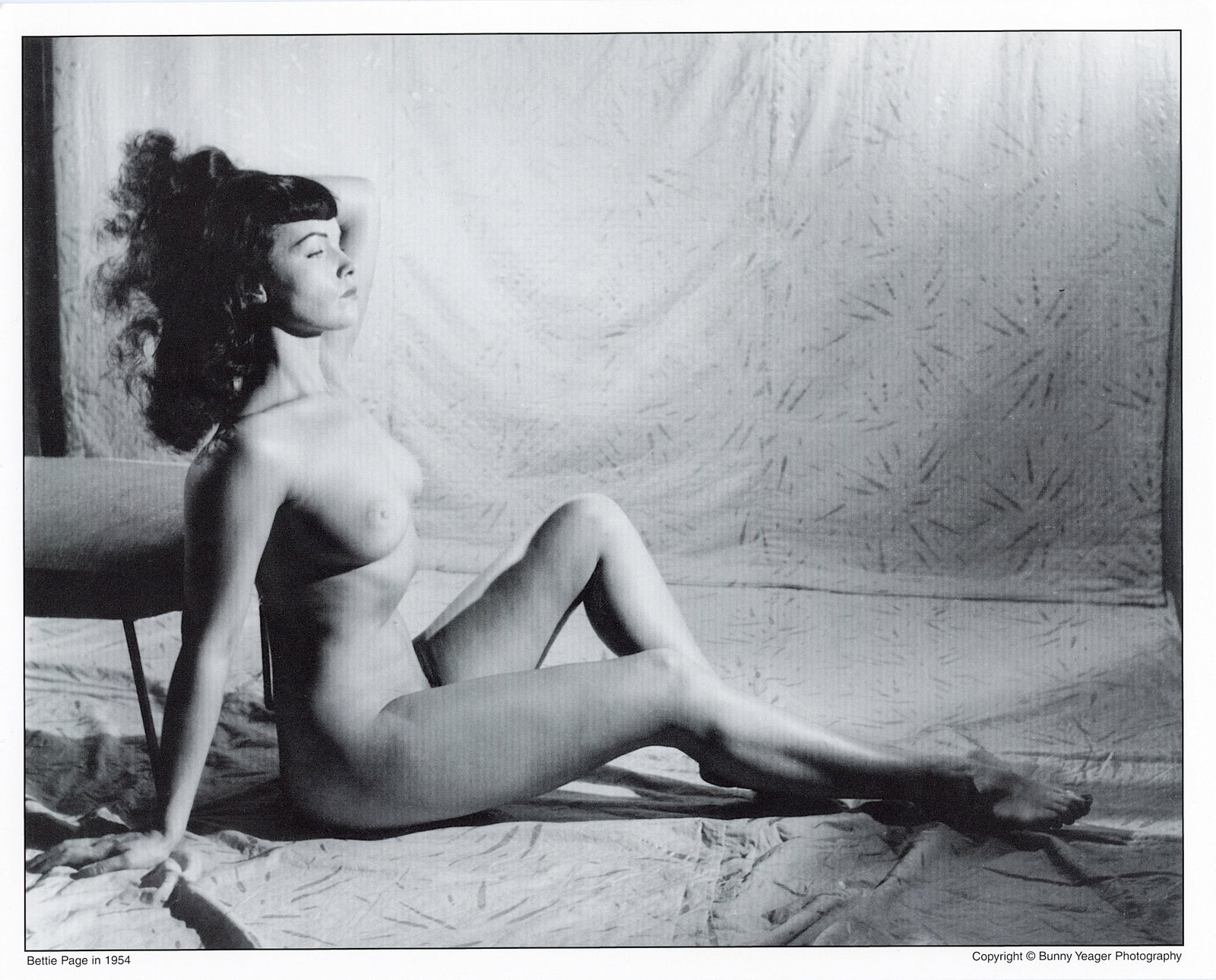 BUNNY YEAGER Original Pin Up Lithograph BETTY PAGE: This lot is coming from Bunny Yeager's estate/archives. Linnea Eleanor "Bunny" Yeager (March 13, 1929 - May 24, 2014) was an American photographer and pin-up model. She met Bettie Page in 1954, and to
