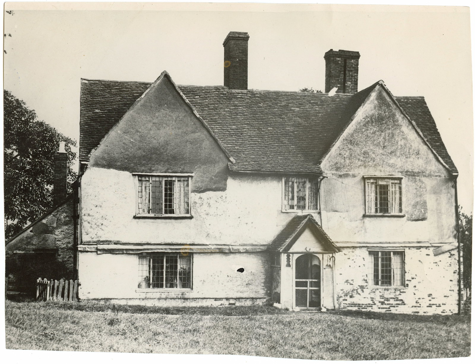 Original Rare Historical Photo Henry Ford Residence: Original photo with provenance from a deceased collectors un the US and Europe. The dimensions are Approx. 6.5" x 9"(Small variances can occur)" This lot is located in Boca Raton, Fl and its shipment 