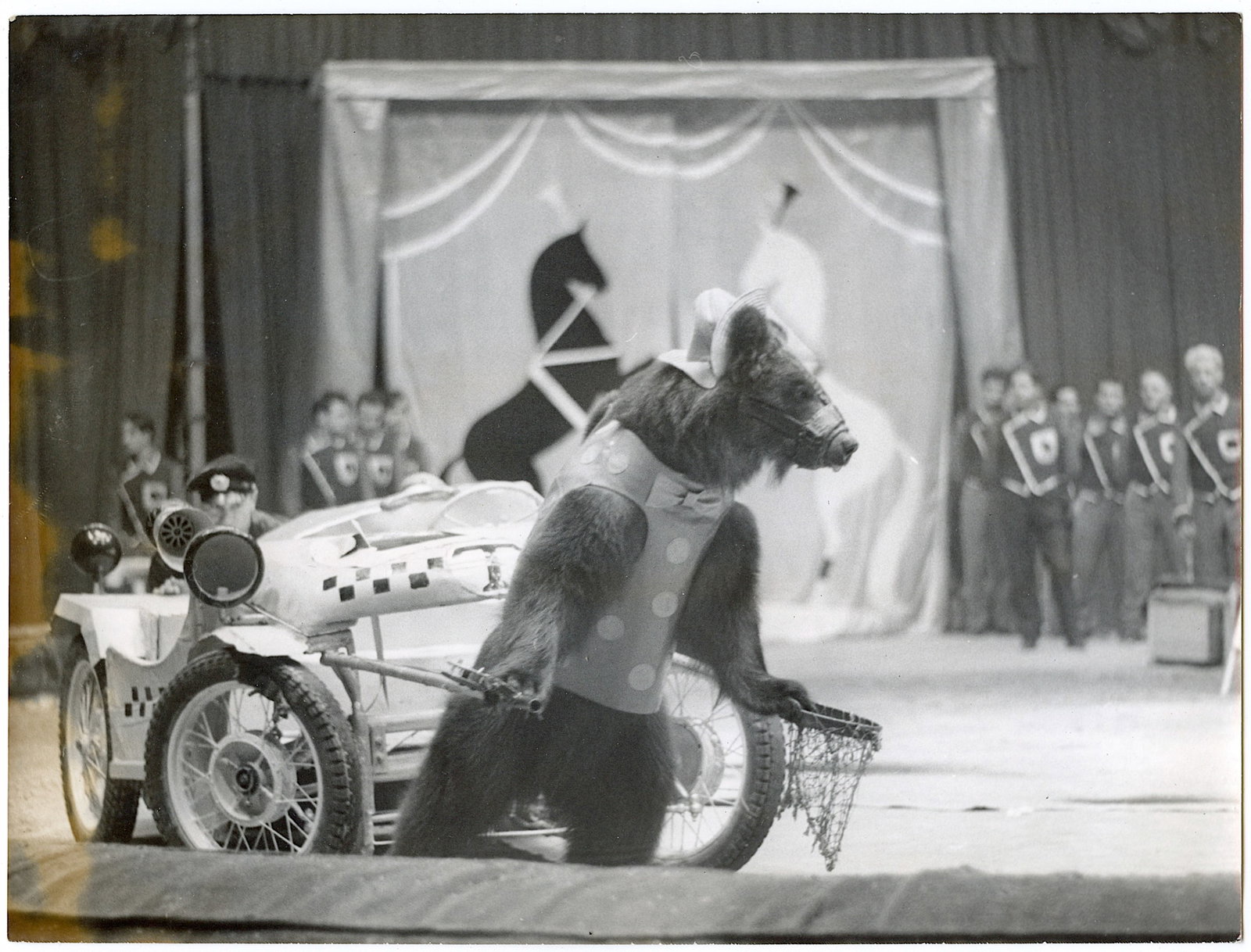 Antique Vintage Original Historical Photo Bear Circus: This item is coming from the estate of a deceased collector in France. The dimensions are Approx. 7" x 9.5" (small variances can occur).. This lot is located in Boca Raton, Fl and its shipment will be