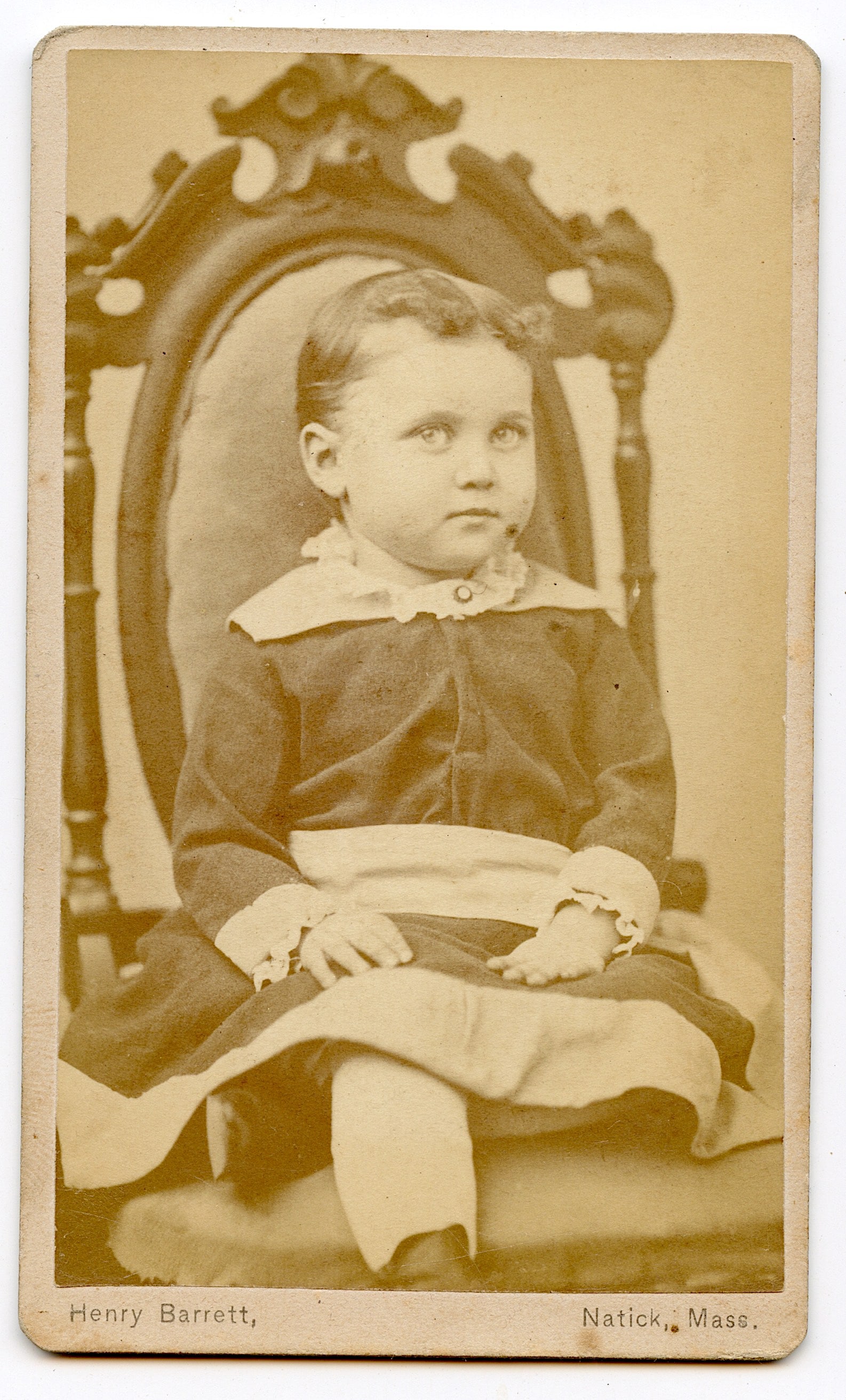 Antique American C.D.V. Photo 19th Century: The dimensions are Approx. 4" x 2.5".We have attached quality images to show its actual condition. This lot is located in Boca Raton, Fl and its shipment will be made directly by Artelisted. Shipping 