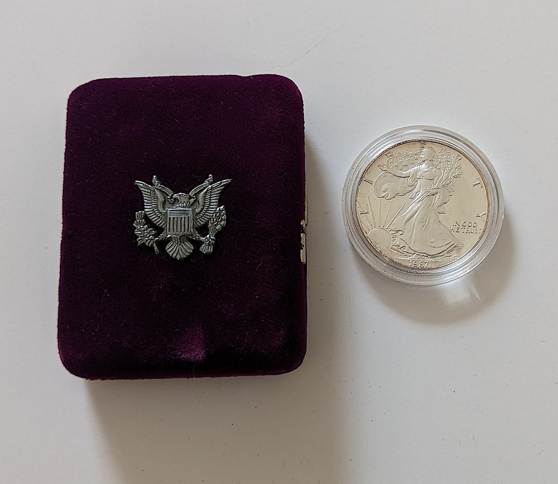 Coin Collector 1987 s American Eagle Silver Dollar Coin Proof (1 of 3)