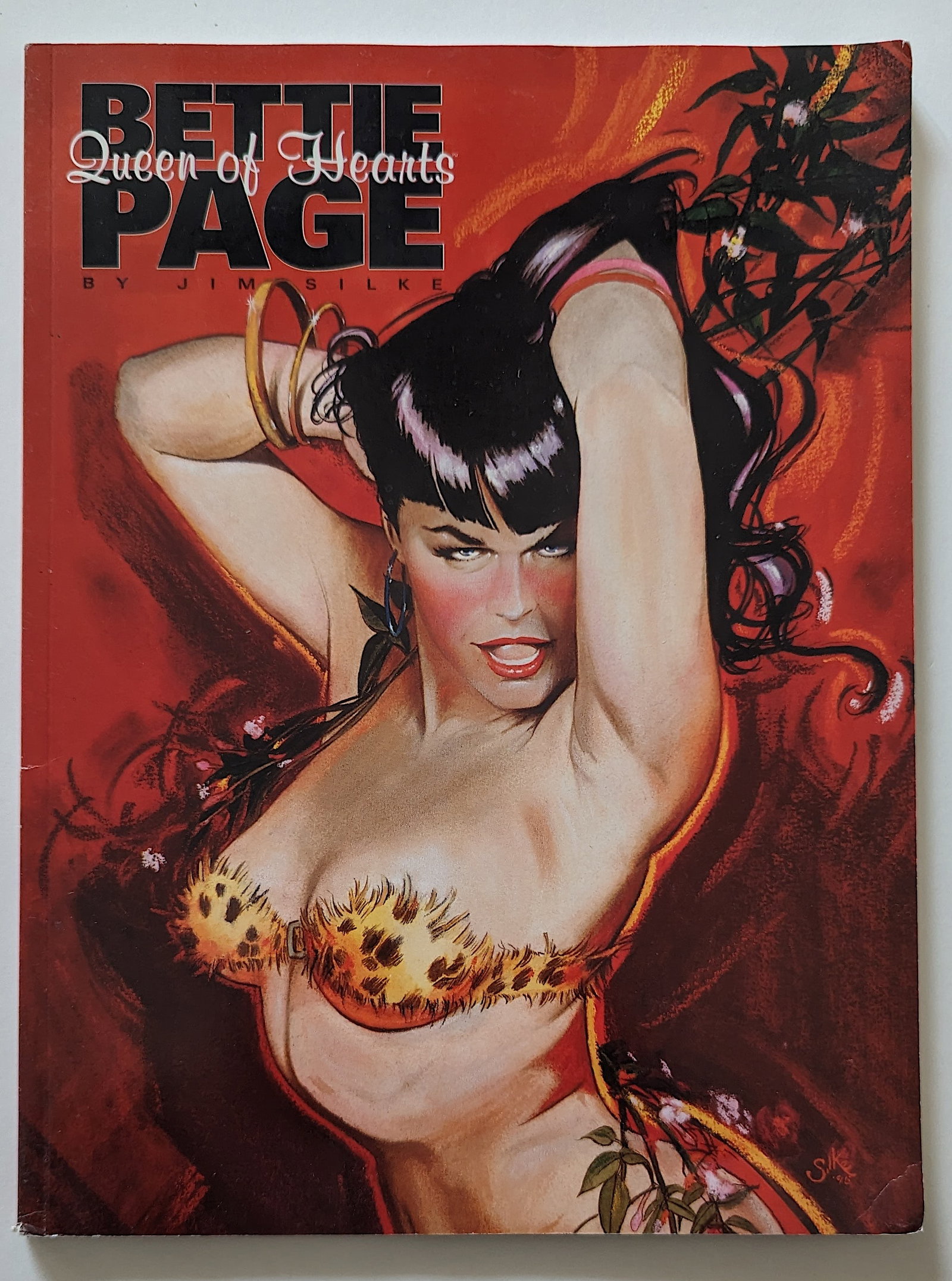 Vintage Book BETTIE PAGE Queen of Hearths by Jim Silke: This item is coming from the estate of a collector in RI.We have attached quality images to show its actual condition. This lot is located in Boca Raton, Fl and its shipment will be made directly by A