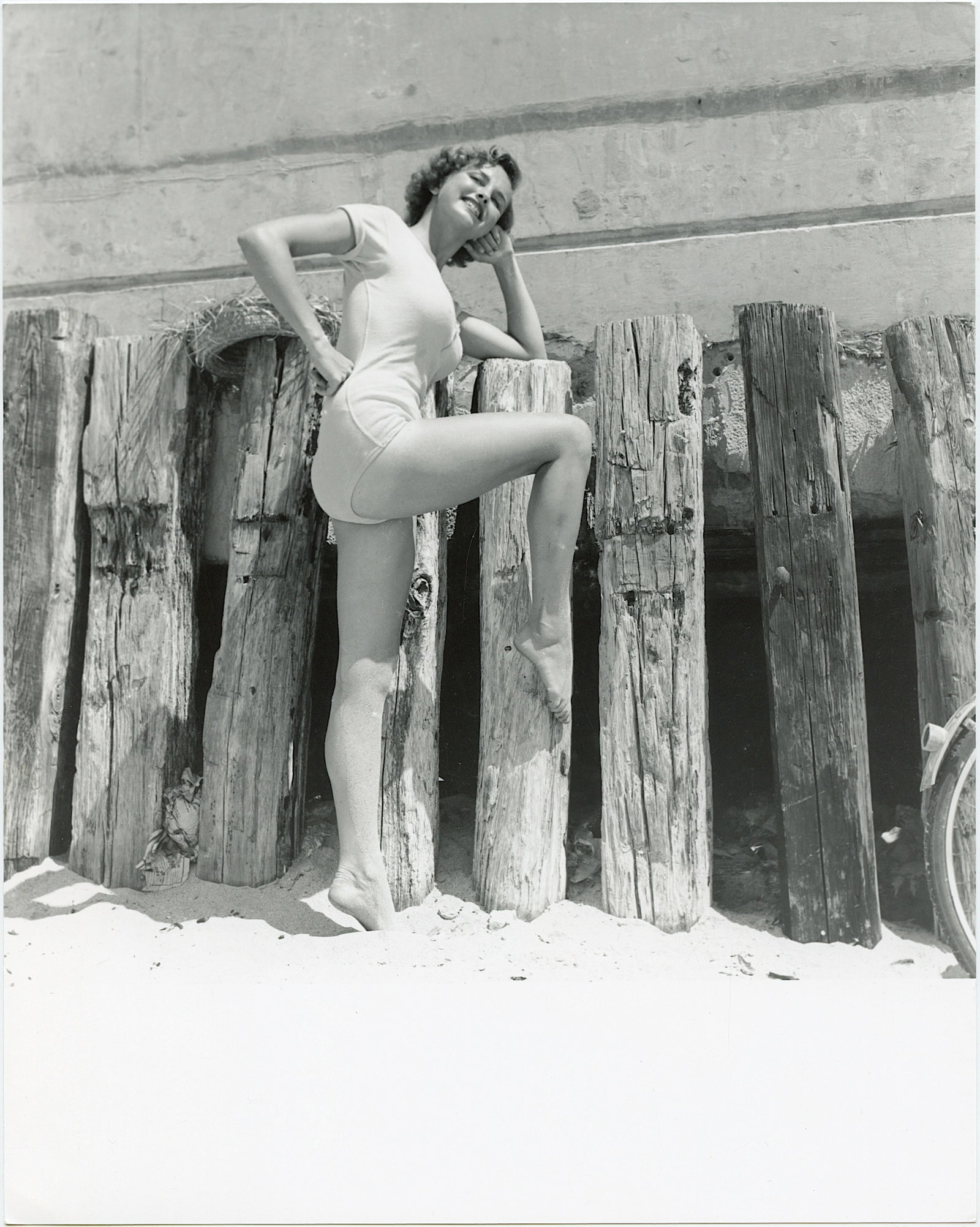 From Estate BUNNY YEAGER Original Pin Up Photo: Model Marcia Valibus. This lot is coming from Bunny Yeager's estate/archives. Linnea Eleanor "Bunny" Yeager (March 13, 1929 - May 24, 2014) was an American photographer and pin-up model. She met Betti