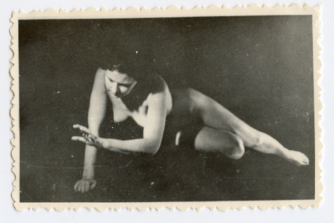 Original Vintage Photo Nude Pin Up Female: This item is coming from the estate of a collector in RI.We have attached quality images to show its actual condition. The dimensions are Approx. 2.75" x 4.25". This lot is located in Boca Raton, Fl a
