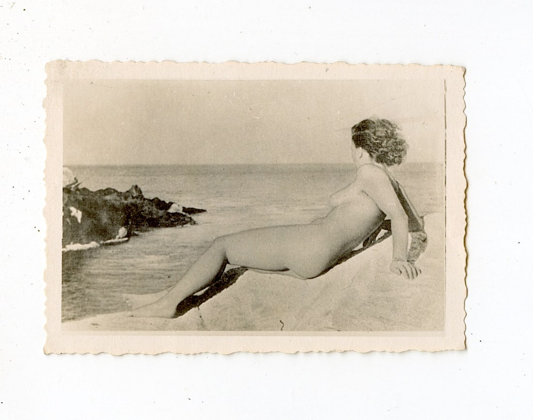 Vintage Original Photo Female Artistic Nude: Original photo with provenance from a deceased collectors un the US and Europe. The dimensions are Approx. 3.5" x 2.5"(Small variances can occur)".We have attached quality images to show its actual co