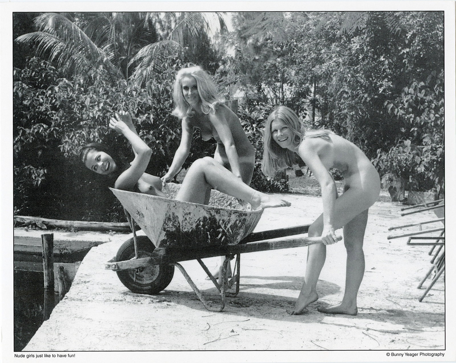 BUNNY YEAGER Original Pin Up Lithograph Girls Fun: This lot is coming from Bunny Yeager's estate/archives. Linnea Eleanor "Bunny" Yeager (March 13, 1929 - May 24, 2014) was an American photographer and pin-up model. She met Bettie Page in 1954, and to