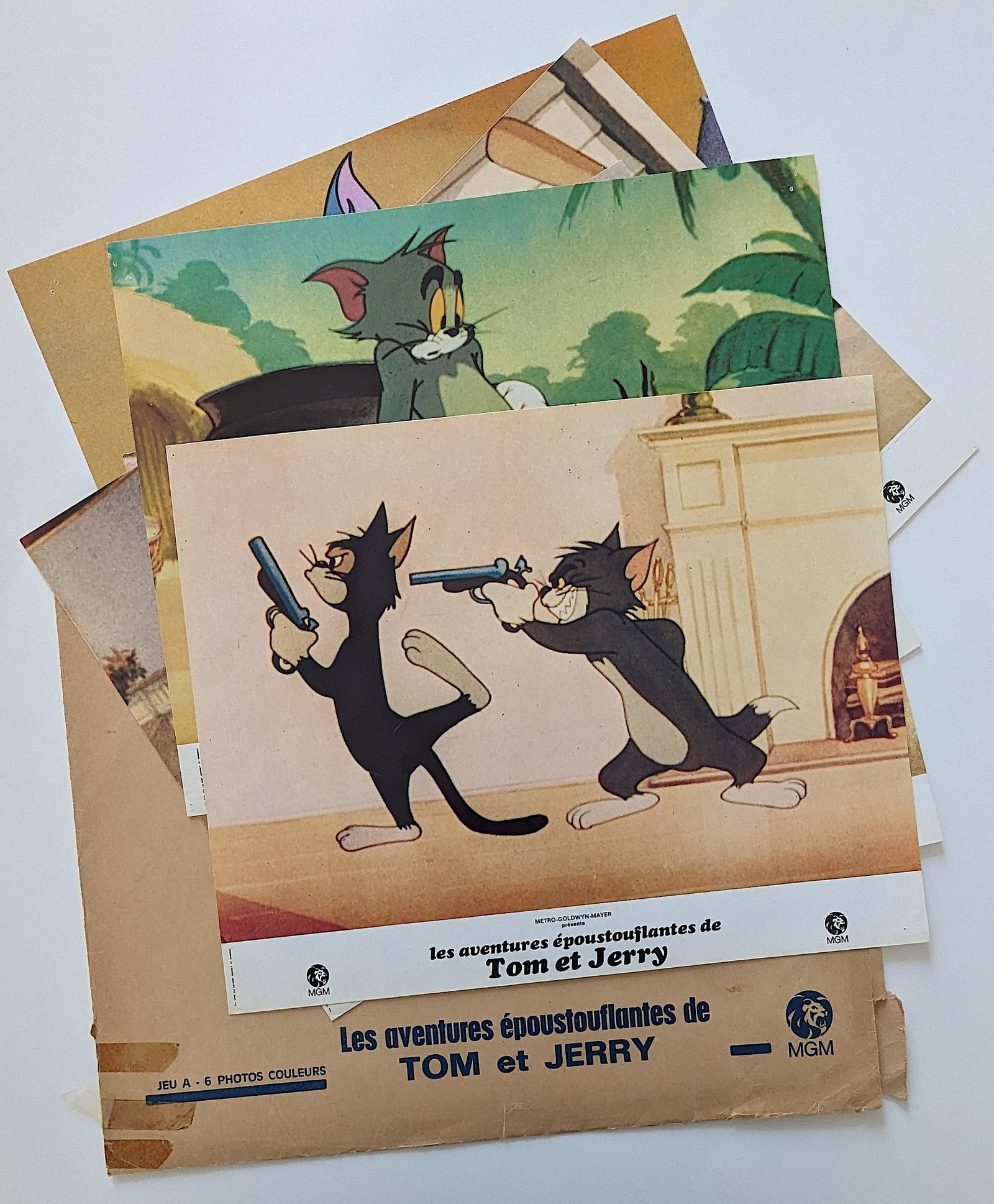 Vintage Set 6 Used Movie Posters Tom et Jerry: The dimensions of each used poster are Approx. 11" x 14" (each one). This lot is located in Boca Raton, Fl and its shipment will be made directly by Artelisted. Shipping insurance is the responsibilit