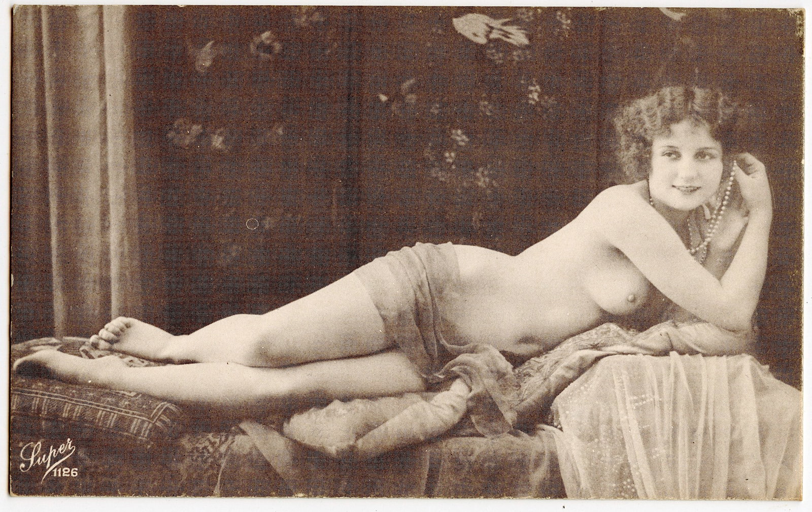 Vintage Original Gravure Postcard French Nude Female: The dimensions of an antique postcard are Approx. 5.5"x 3.5" (small variances can occur). This lot is located in Boca Raton, Fl and its shipment will be made directly by Artelisted. Shipping insurance