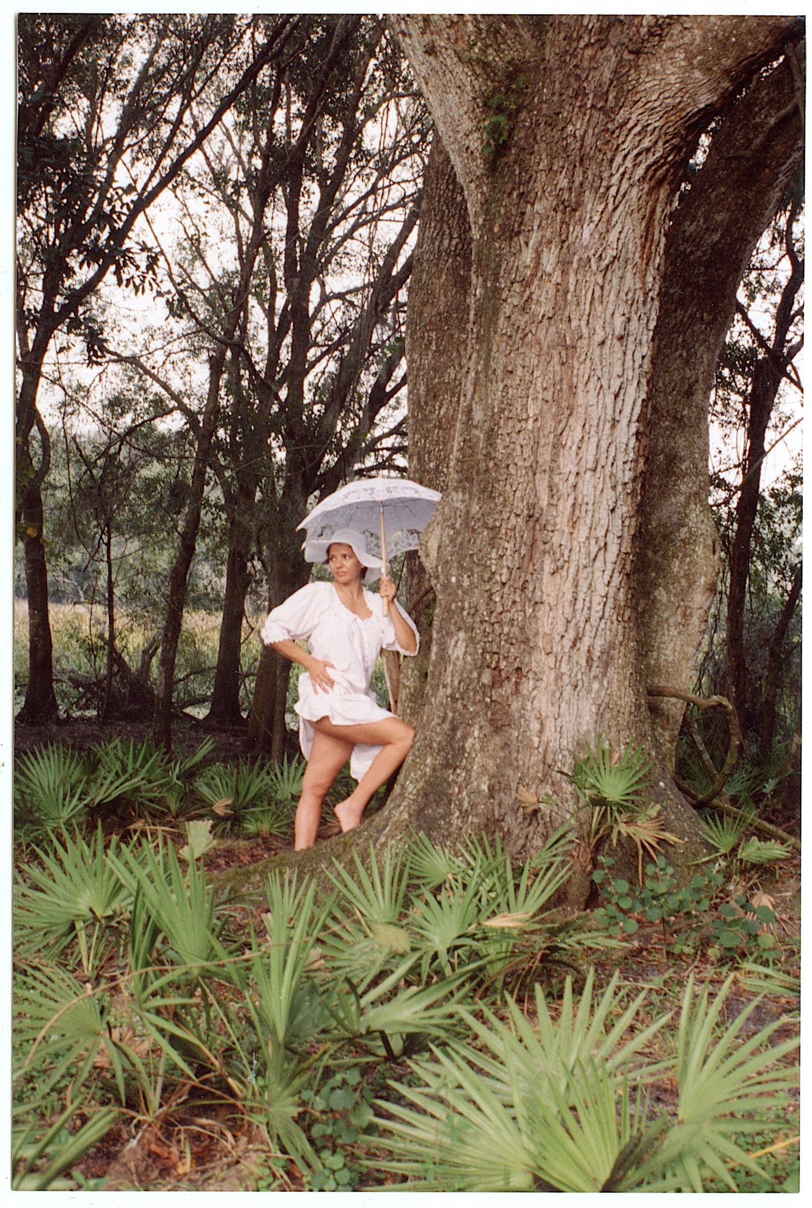 Estate of BUNNY YEAGER Original Pin Up Photograph: This lot is coming from Bunny Yeager's estate/archives. Linnea Eleanor "Bunny" Yeager (March 13, 1929 - May 24, 2014) was an American photographer and pin-up model. She met Bettie Page in 1954, and to