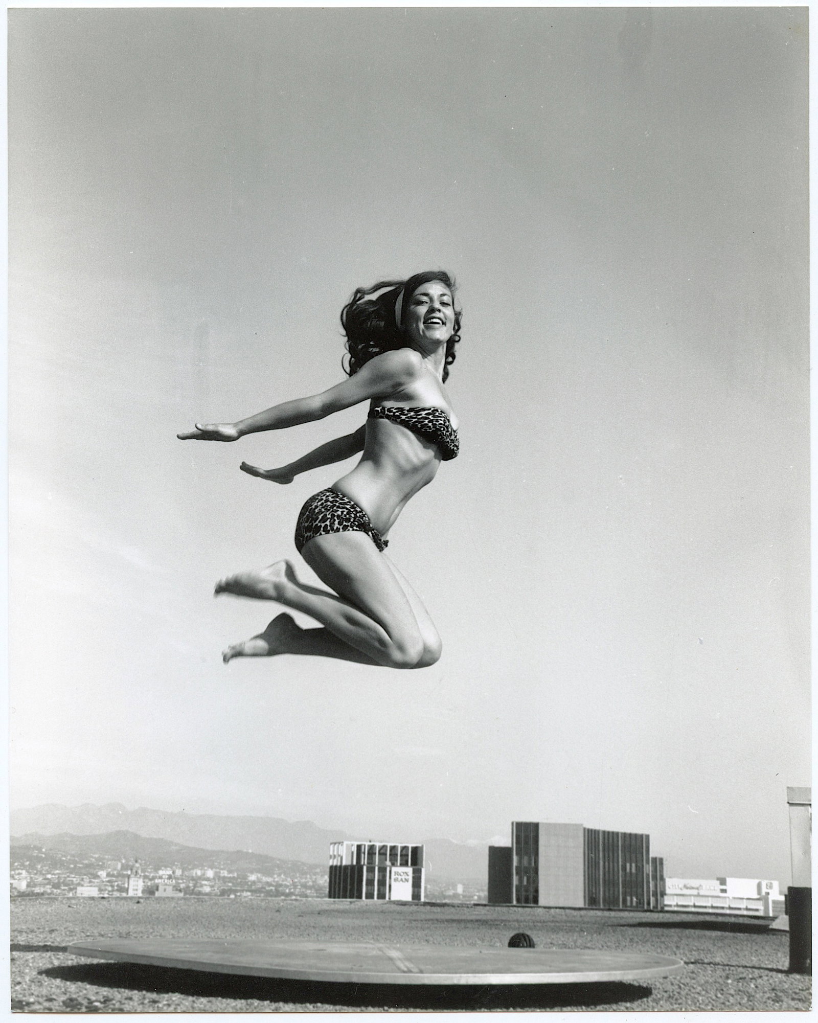 Estate of BUNNY YEAGER Original Pin Up Photograph: This lot is coming from Bunny Yeager's estate/archives. Linnea Eleanor "Bunny" Yeager (March 13, 1929 - May 24, 2014) was an American photographer and pin-up model. She met Bettie Page in 1954, and to
