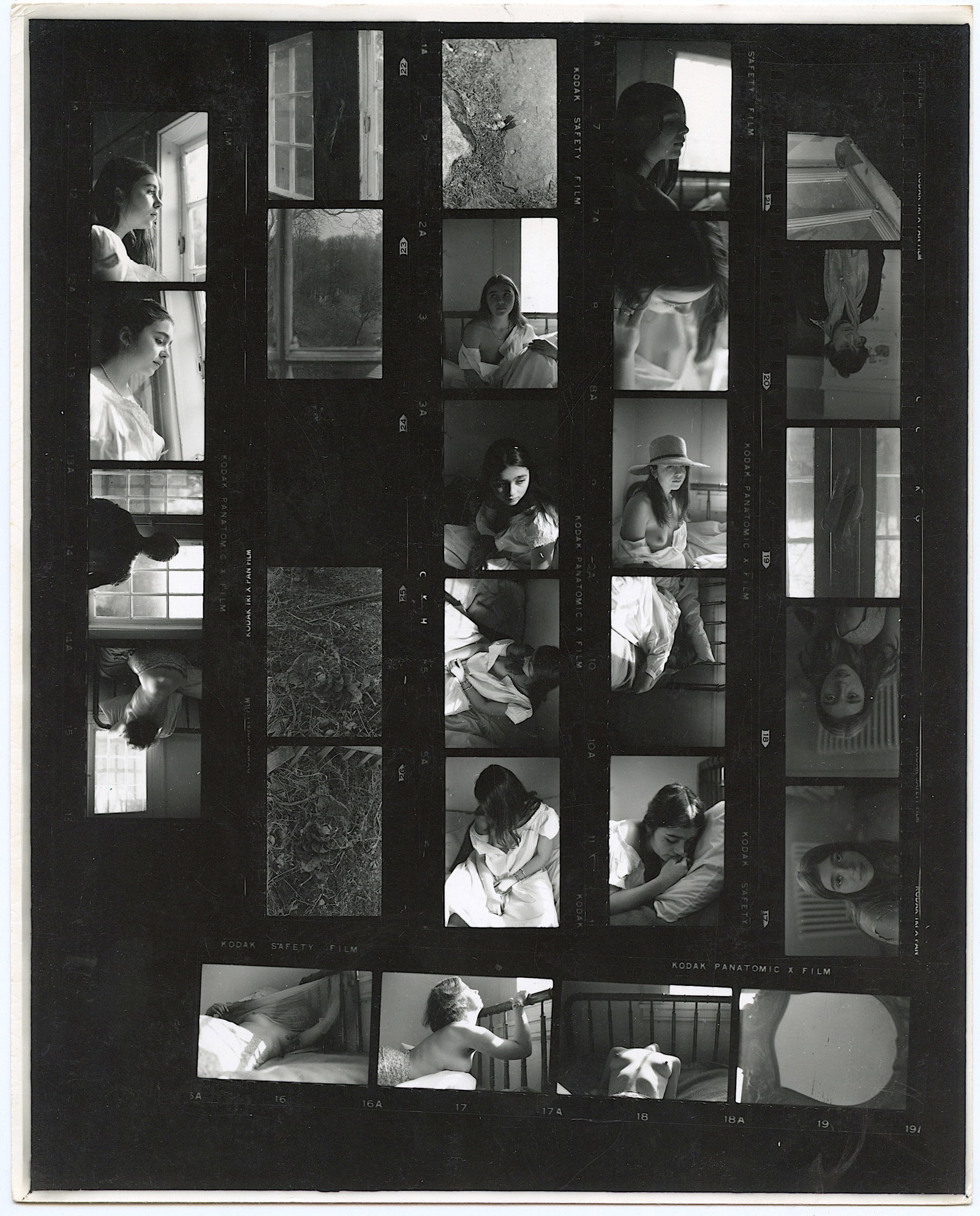 Estate of BUNNY YEAGER Original Pin Up Photograph: This lot is coming from Bunny Yeager's estate/archives. Linnea Eleanor "Bunny" Yeager (March 13, 1929 - May 24, 2014) was an American photographer and pin-up model. She met Bettie Page in 1954, and to