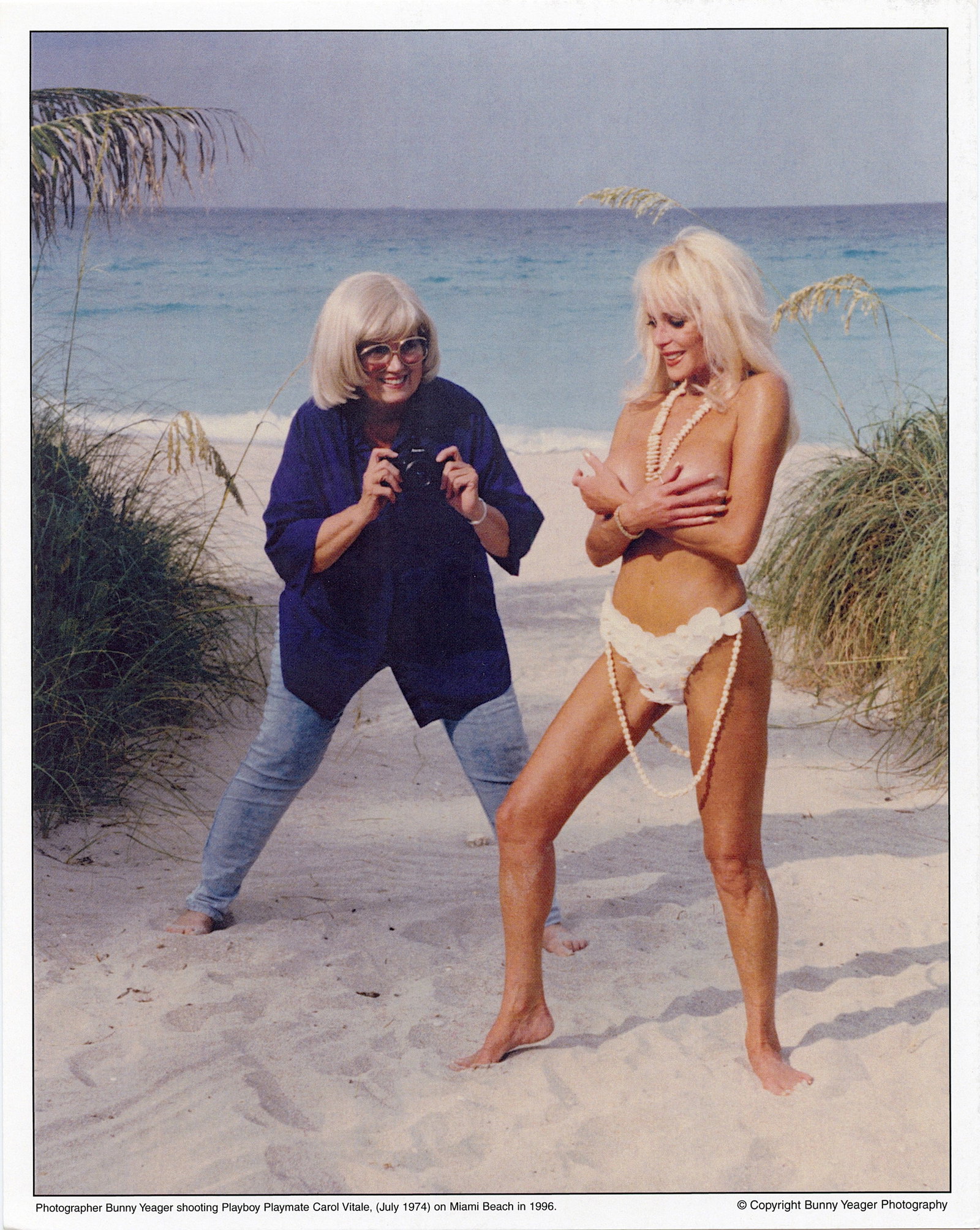 Original BUNNY YEAGER Pin Up Litho Shooting Playboy (1 of 1)